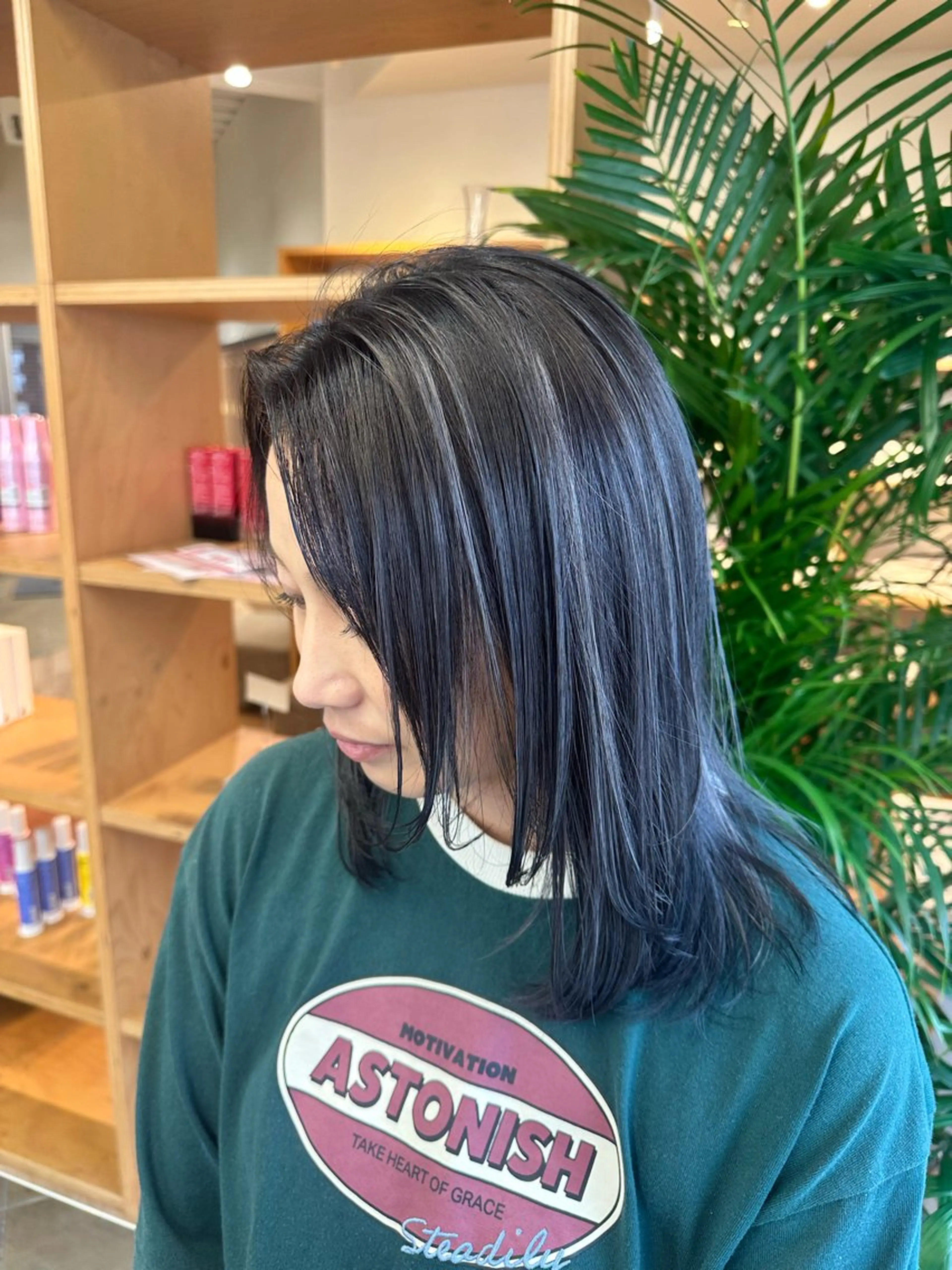 ミディアム カラー ハイライトカラー ハイライト レイヤーカット カット ヘアカラー ブリーチカラー/ わきたちえ🌻のヘアスタイル