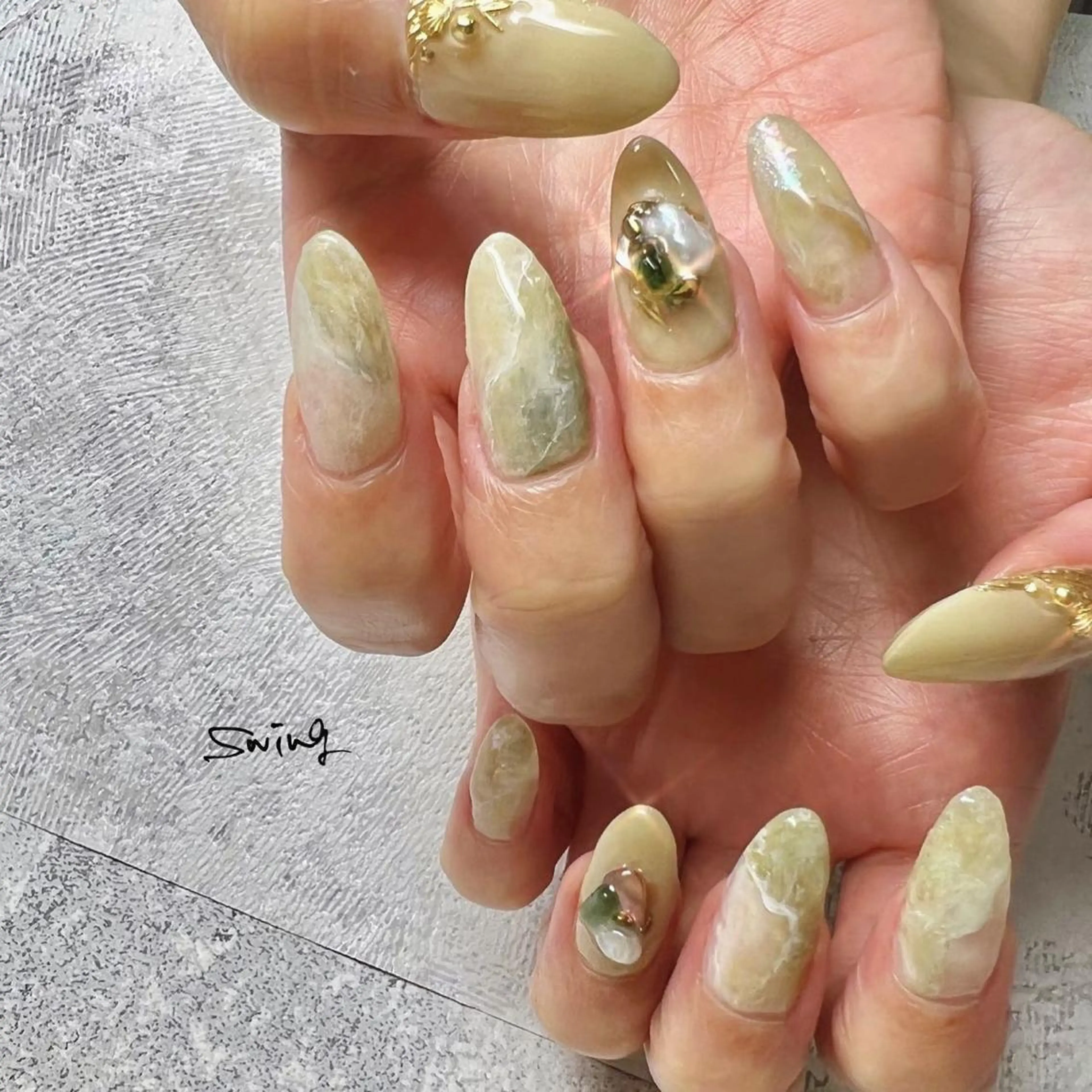 ネイル ニュアンスネイル SWING Nail Salon所属・Yoshida Takakoのネイルデザイン