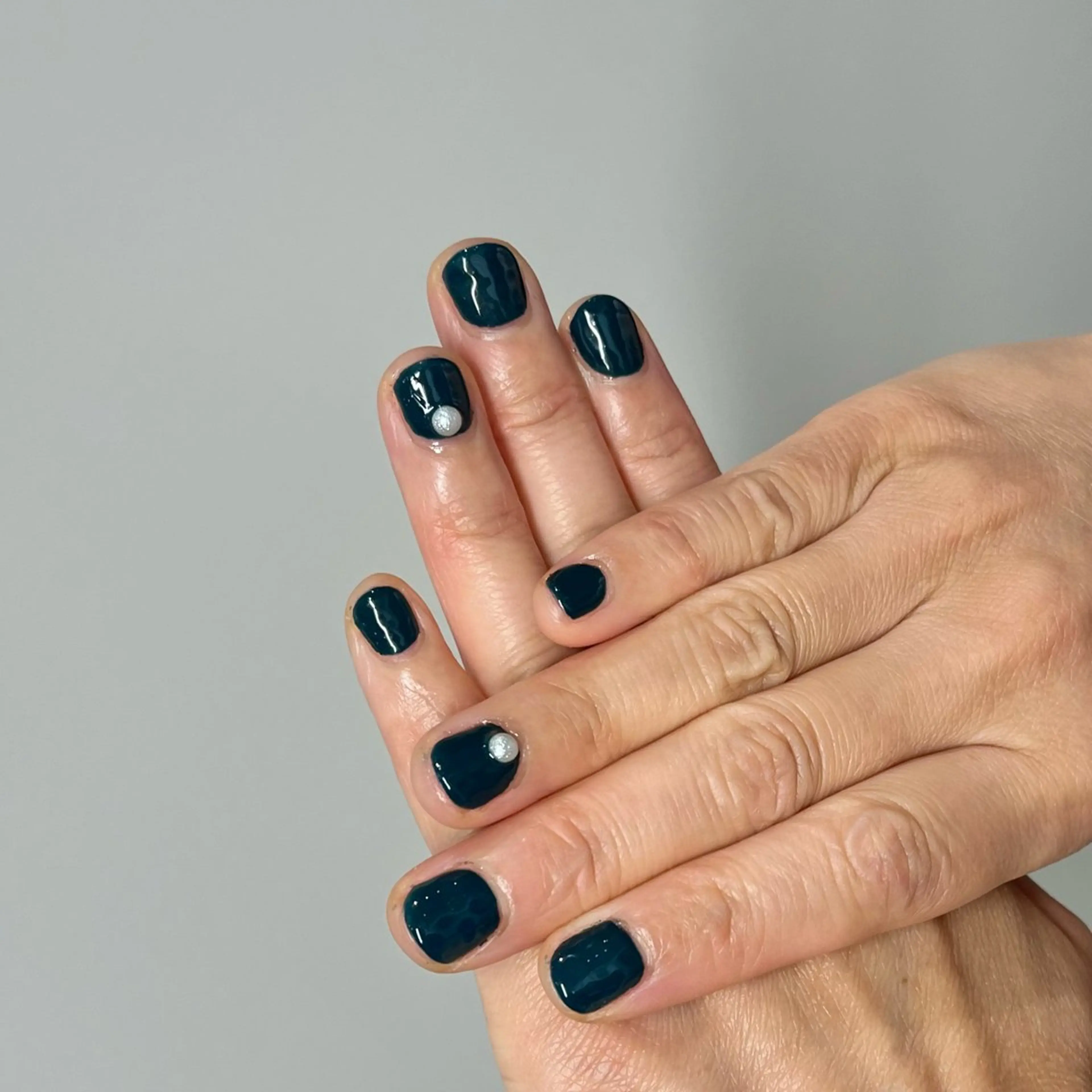 ネイル ストーンネイル Rizm secret所属・hitomi ︎✿のネイルデザイン