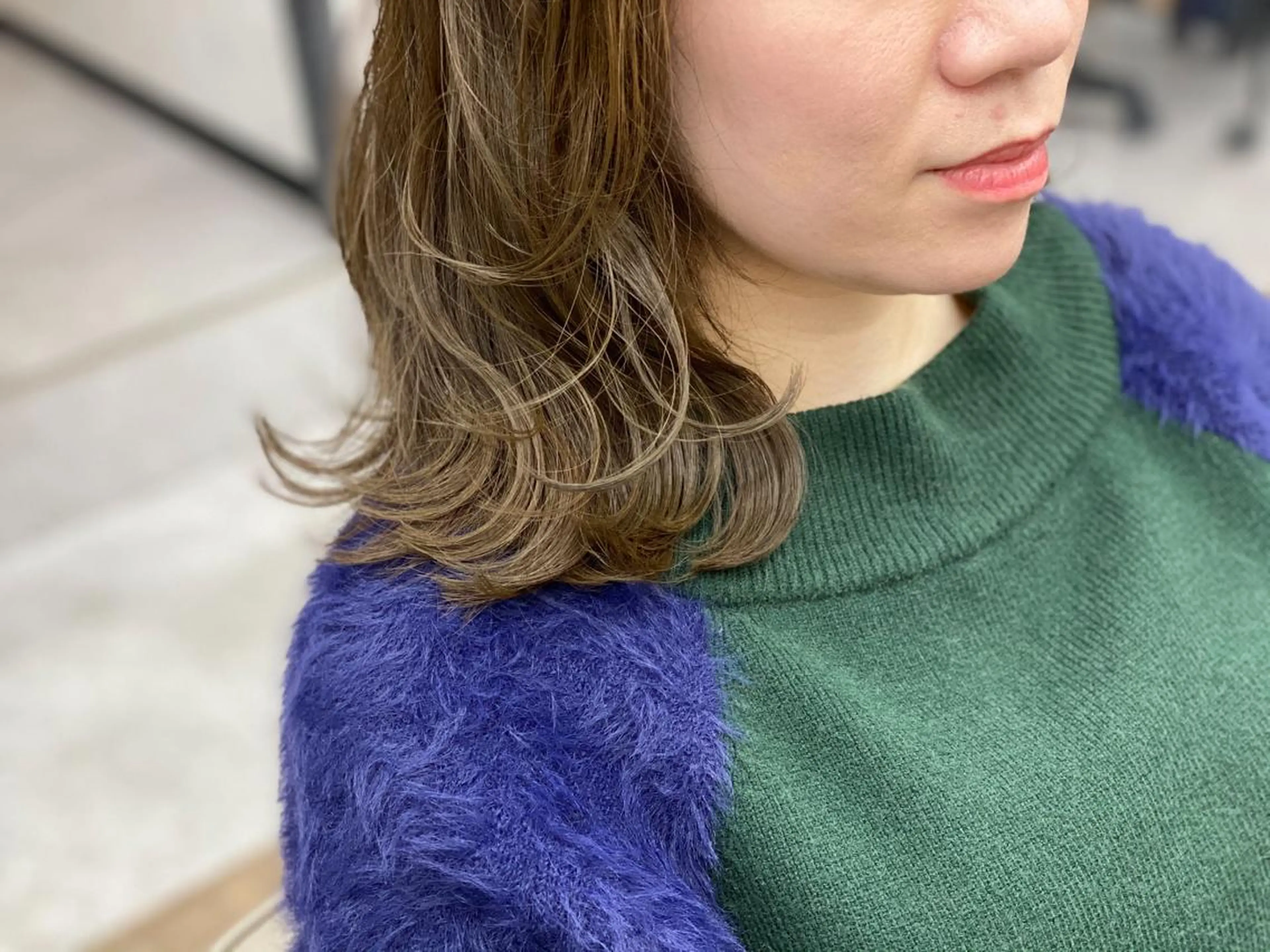 ミディアム カラー グレージュ louwe 武藤幸世のヘアスタイル