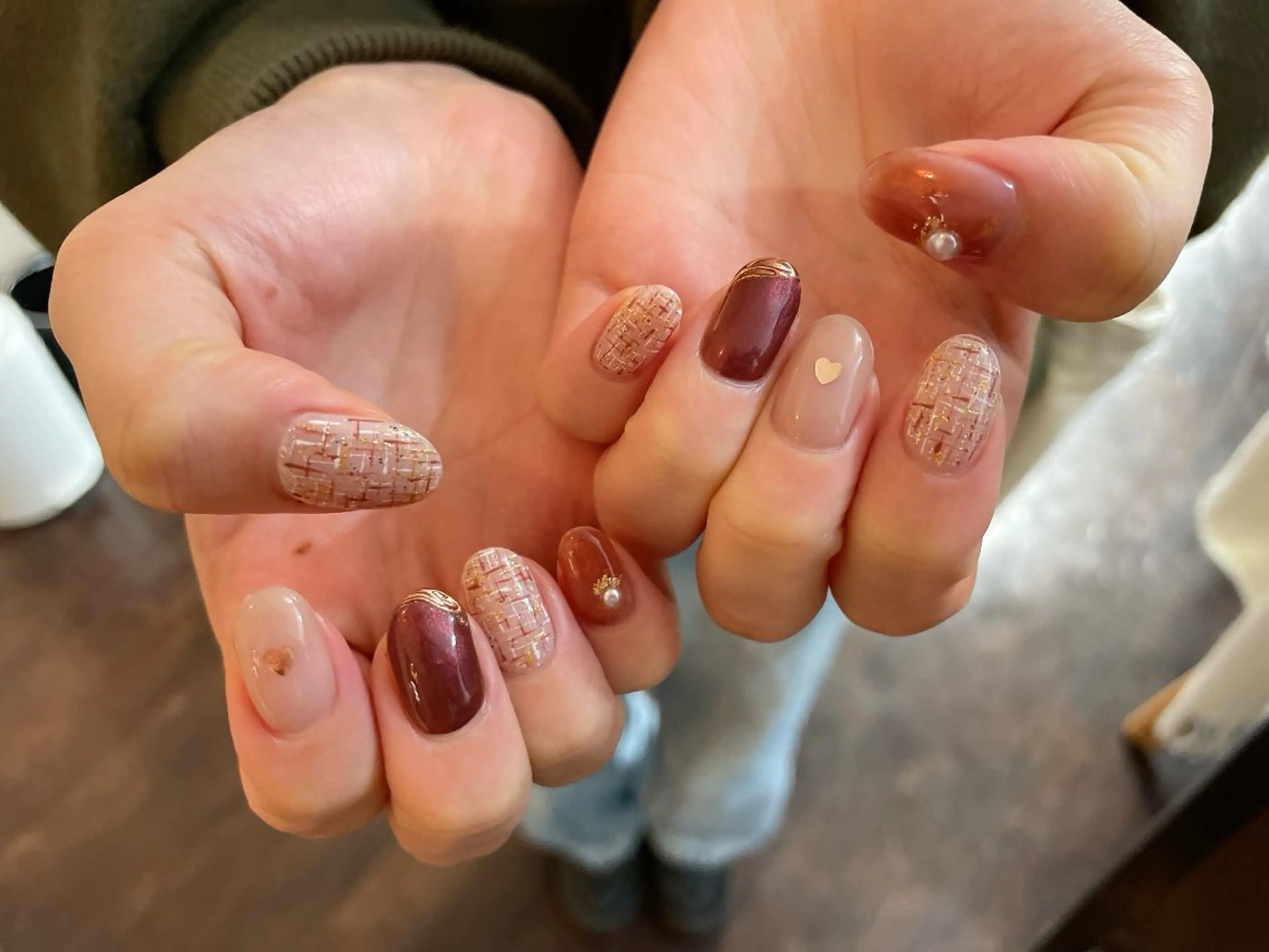 ネイル オーロラネイル フラワーネイル ジェルネイル ハート マグネットネイル nailroom  OHANA所属・nailroom OHANA🌴のネイルデザイン