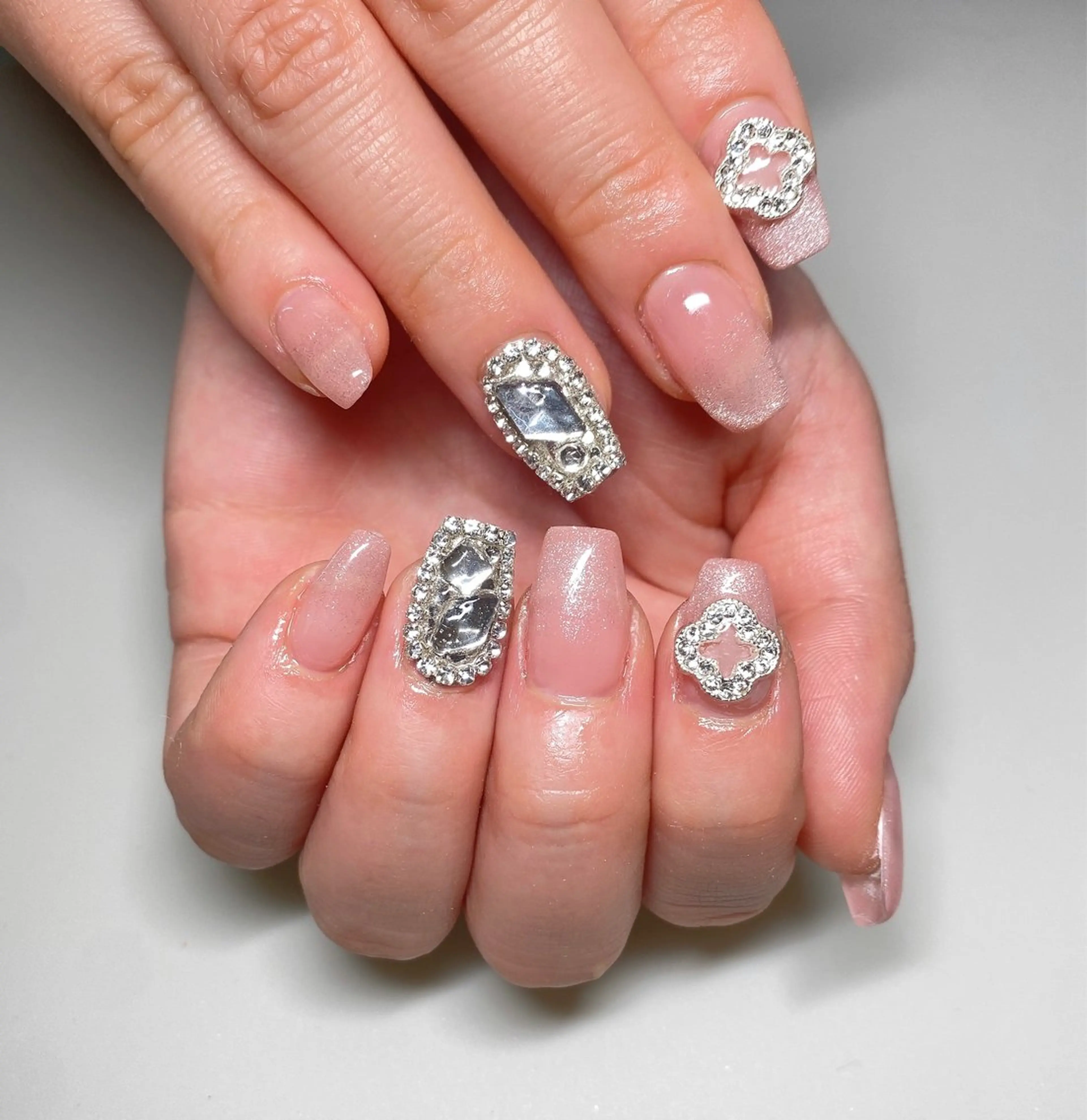 ネイル salon Dahlia所属・サロンダリア Naoのネイルデザイン