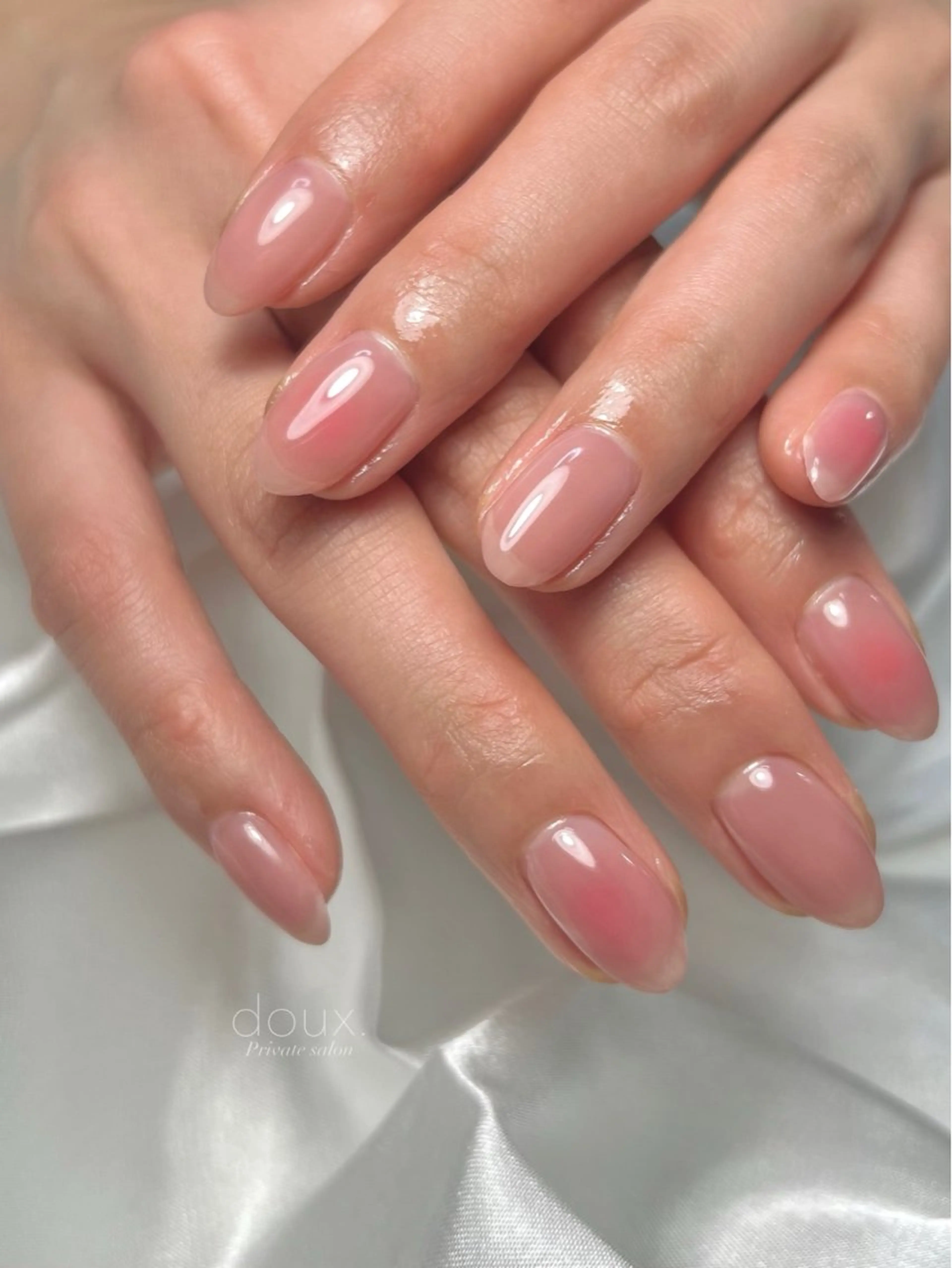 ネイル チークネイル フラッシュネイル 韓国ネイル ミラーネイル ニュアンスネイル ハンドネイル doux. nailのネイルデザイン