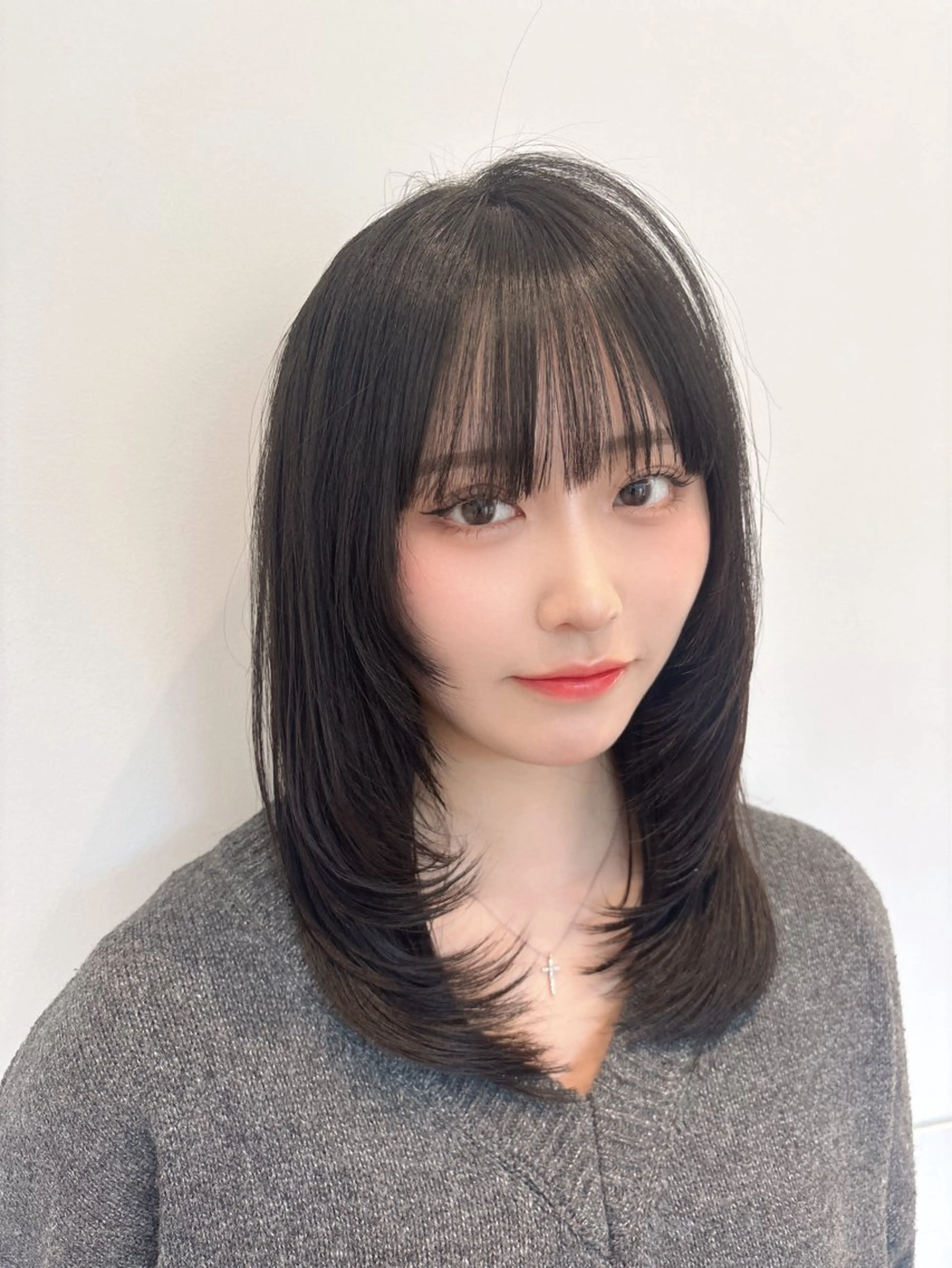 ミディアム 顔まわりレイヤー レイヤーカット カット トリートメント 🍀本格ヘッドスパ 👑髪質改善🍀英司のヘアスタイル