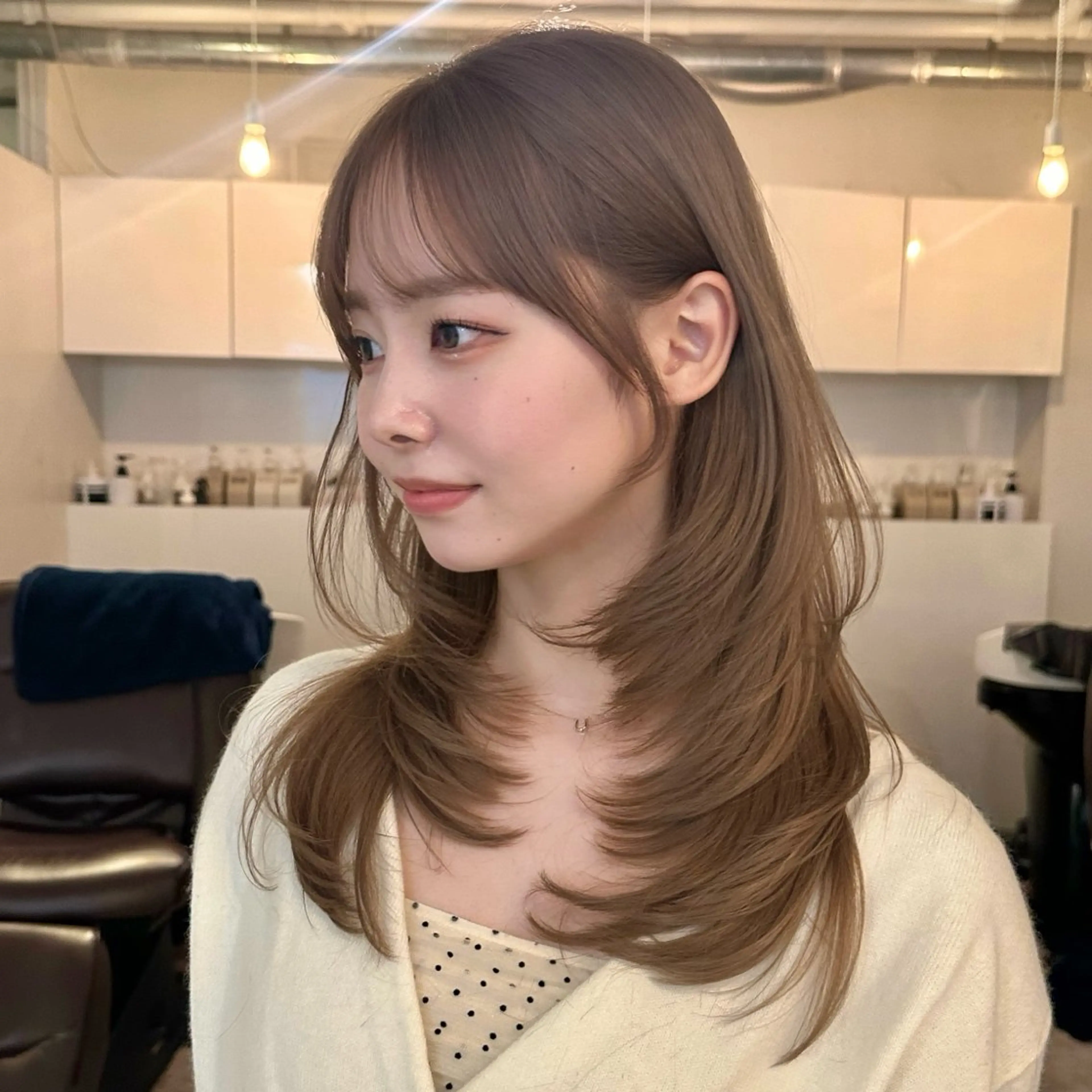 ミディアム カット ヘアカラー トリートメント 🌹ハッシュカット、 レイヤー韓国ヘア🌹のヘアスタイル