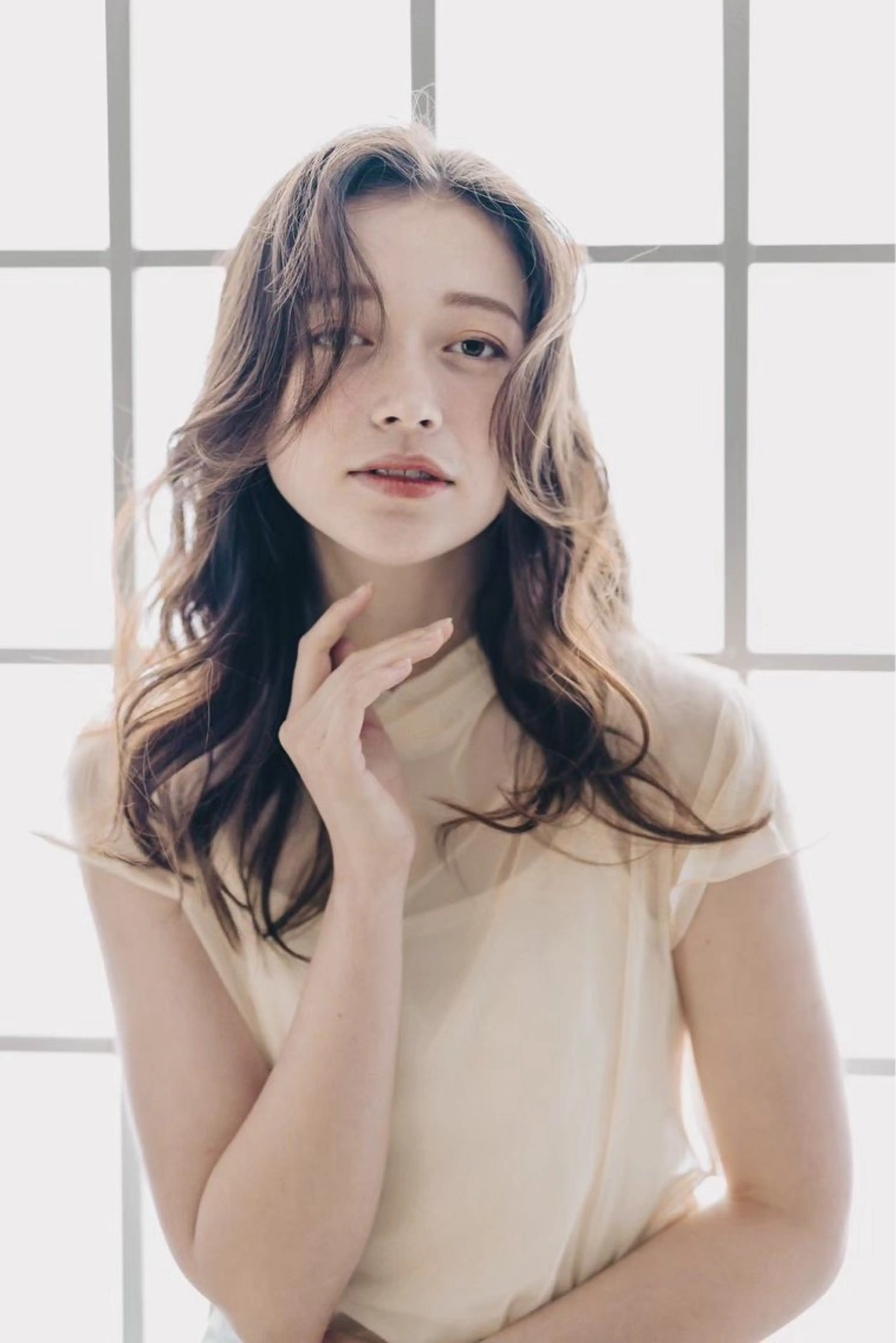 セミロング 敏感肌のカラー｜斉藤 ｜かきあげバングのヘアスタイル