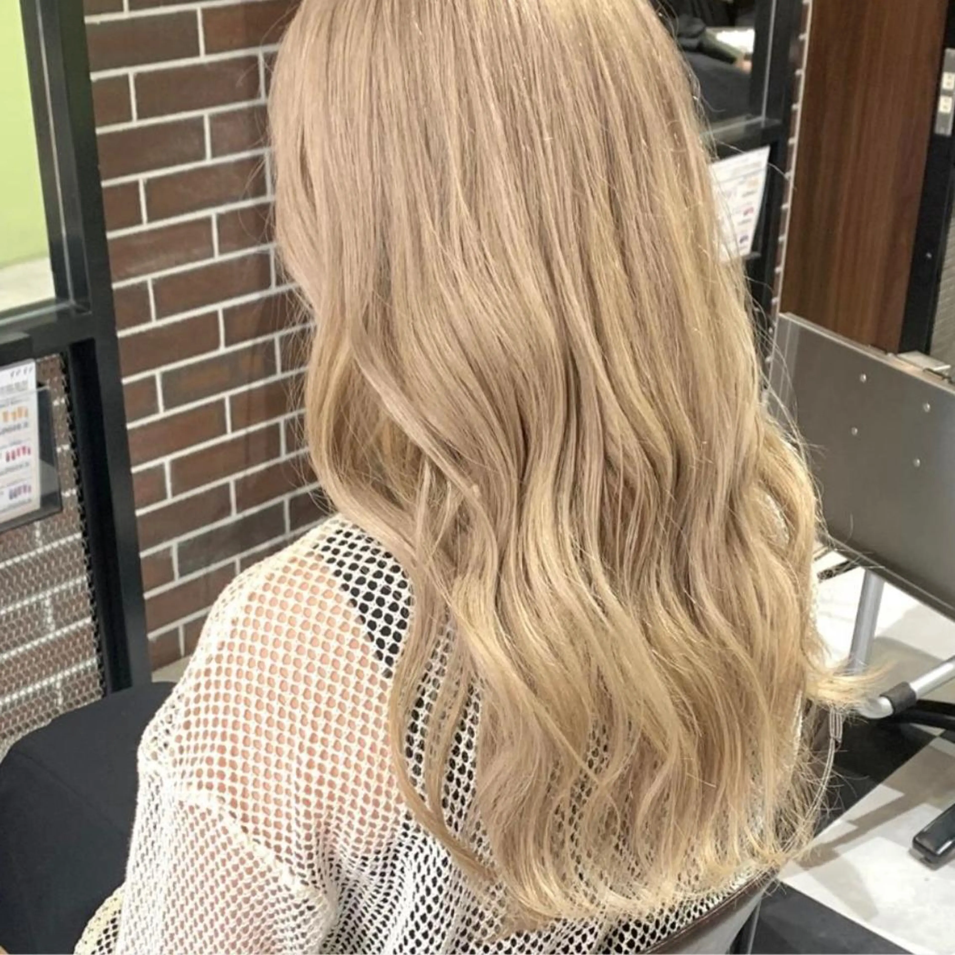 ロング ブリーチなしダブル/ レイヤーカット 小棹のヘアスタイル