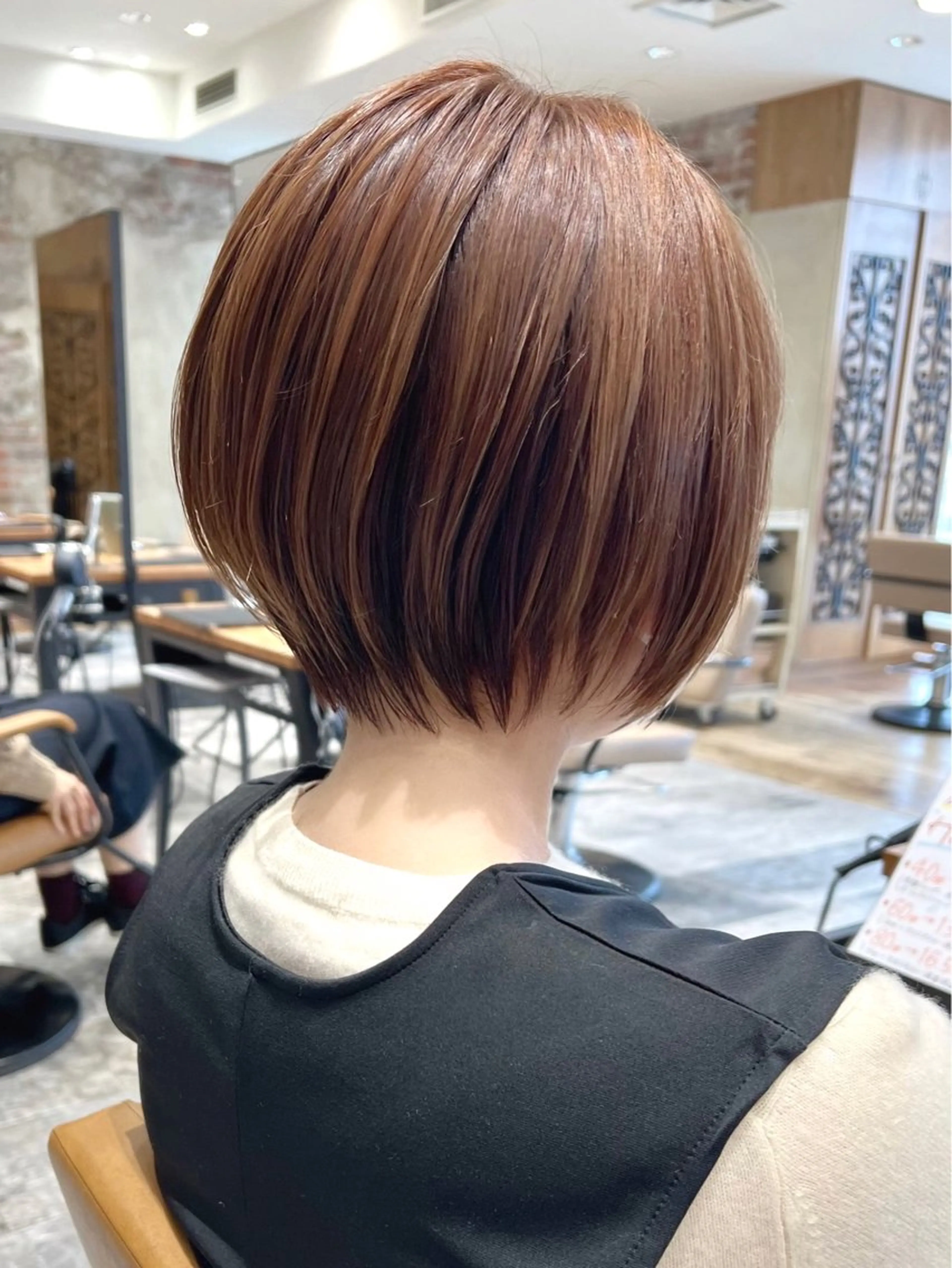 ショート カラー カット ヘアカラー トリートメント 💍新宿ショート 💍岩田莉奈のヘアスタイル