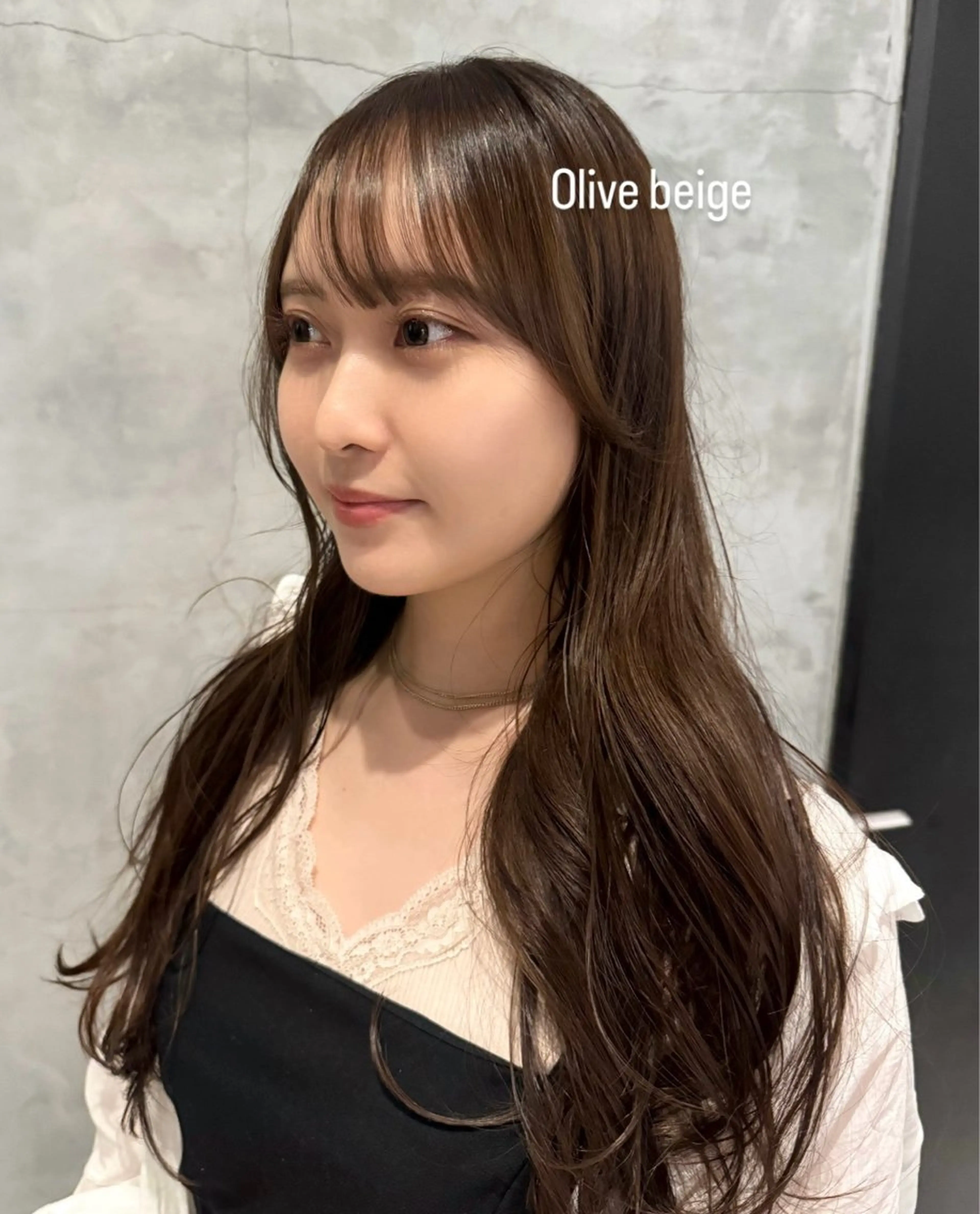ロング カラー ベージュカラー オリーブベージュ カット ヘアカラー トリートメント レイヤー/透明感/ 顔周り/kana🩰のヘアスタイル