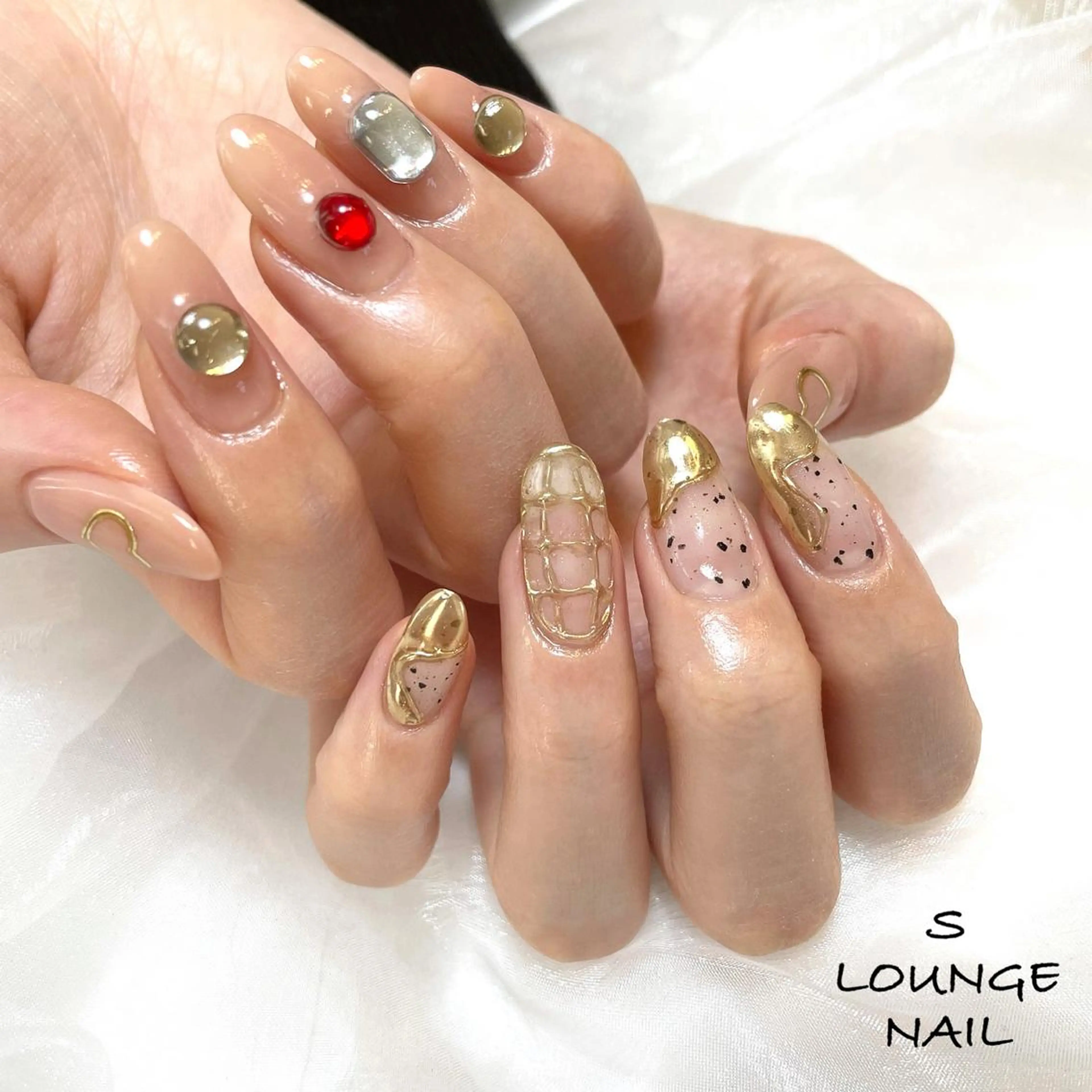 ネイル ハンドネイル フットネイル S LOUNGE NAIL所属・パーツたくさん🍓 SUMIのネイルデザイン