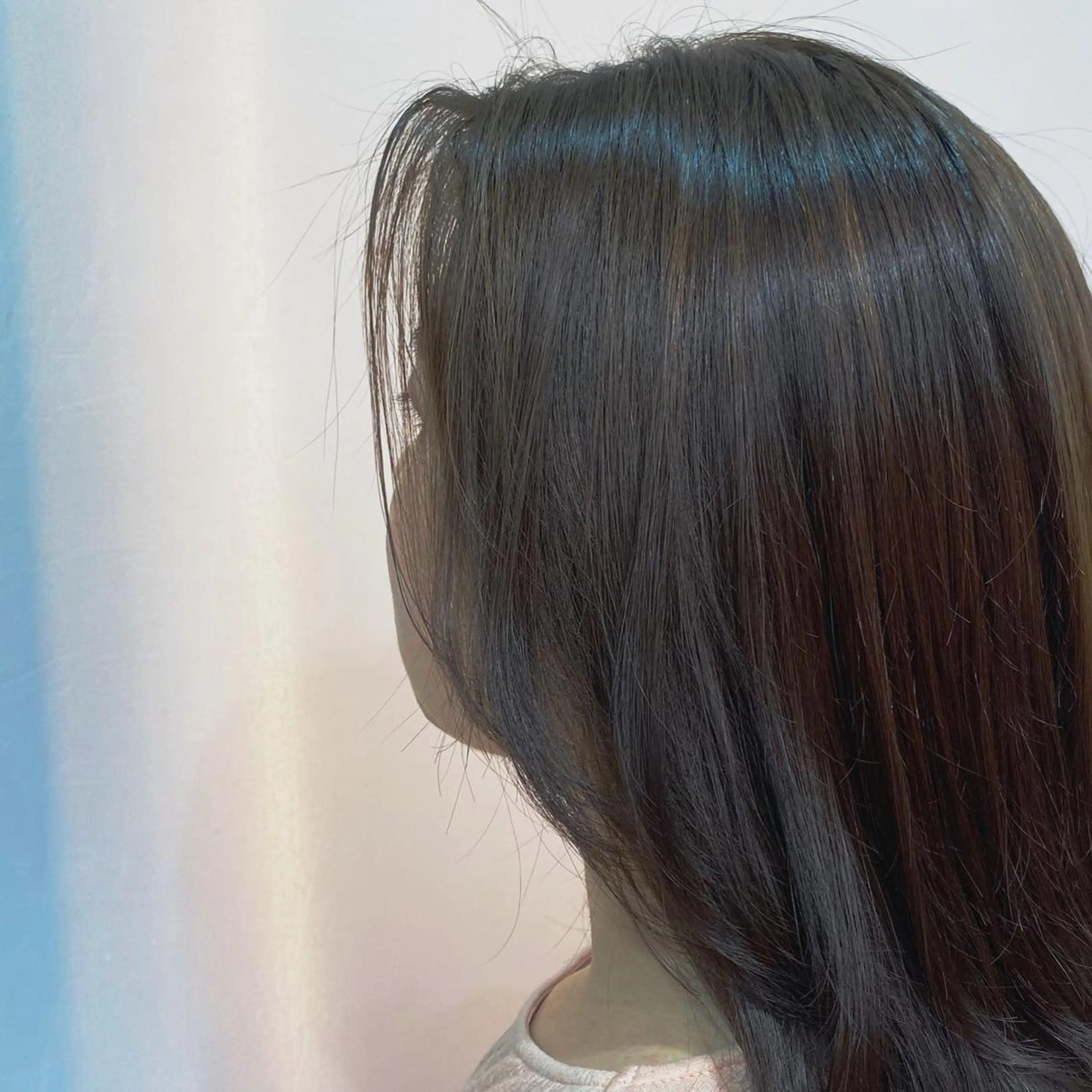 セミロング ハイライト 艶•透明感カラー フィーシーのヘアスタイル