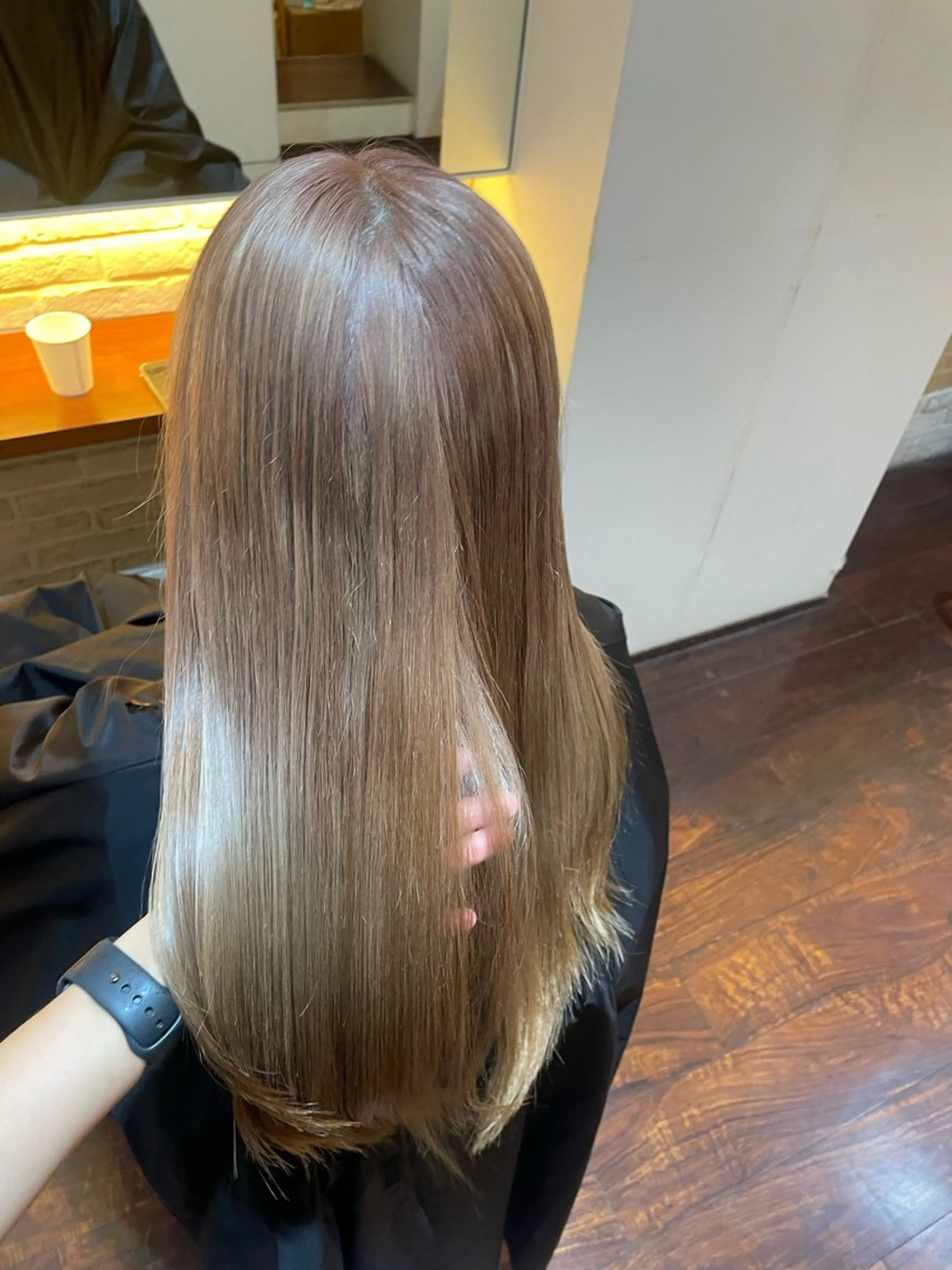 カラー ベージュカラー ミルクティーベージュ ヘアカラー CoCooN nanamiのヘアスタイル