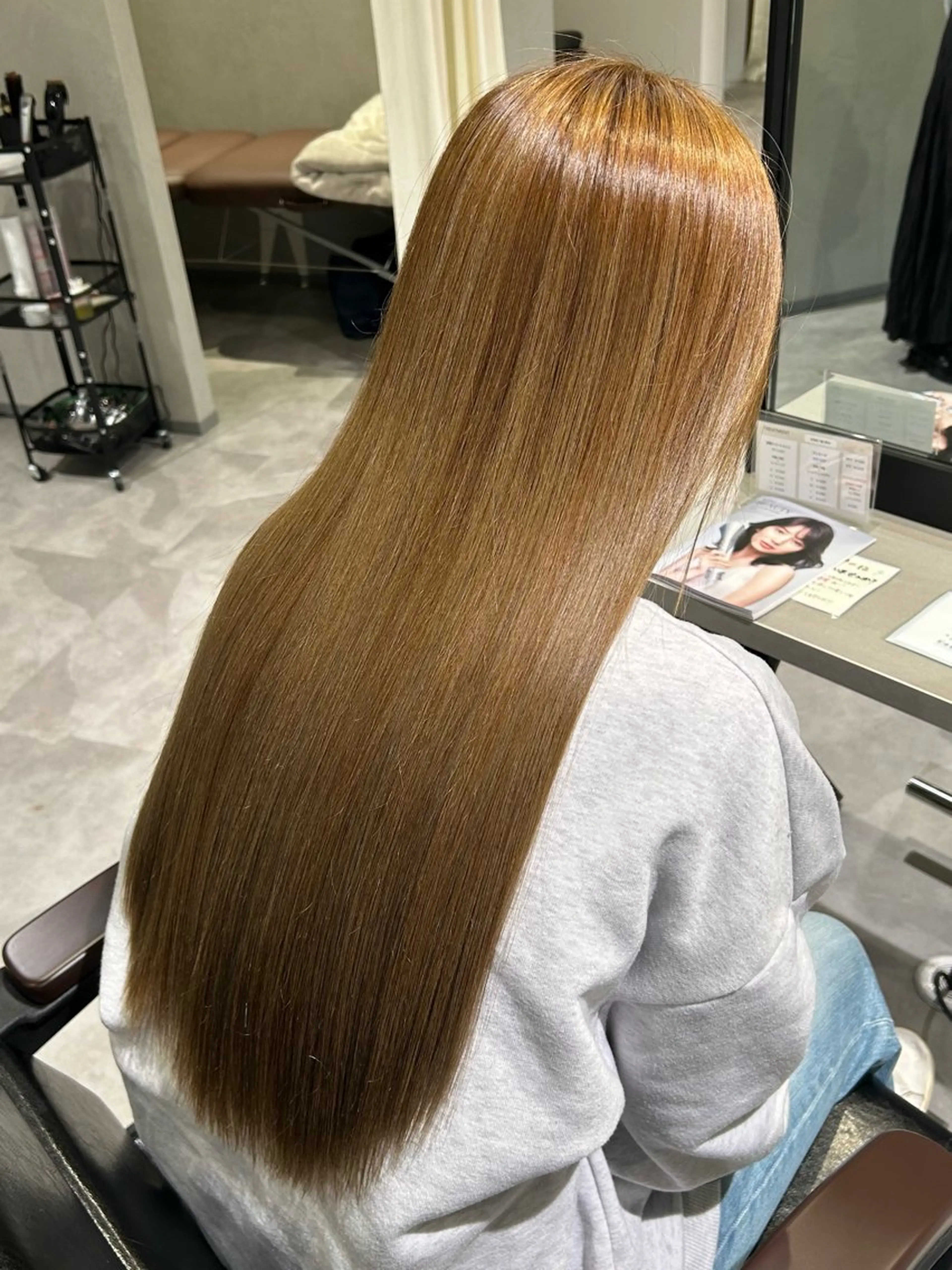 ロング カラー ベージュカラー ブリーチ ブリーチなしカラー 松本 玲菜のヘアスタイル