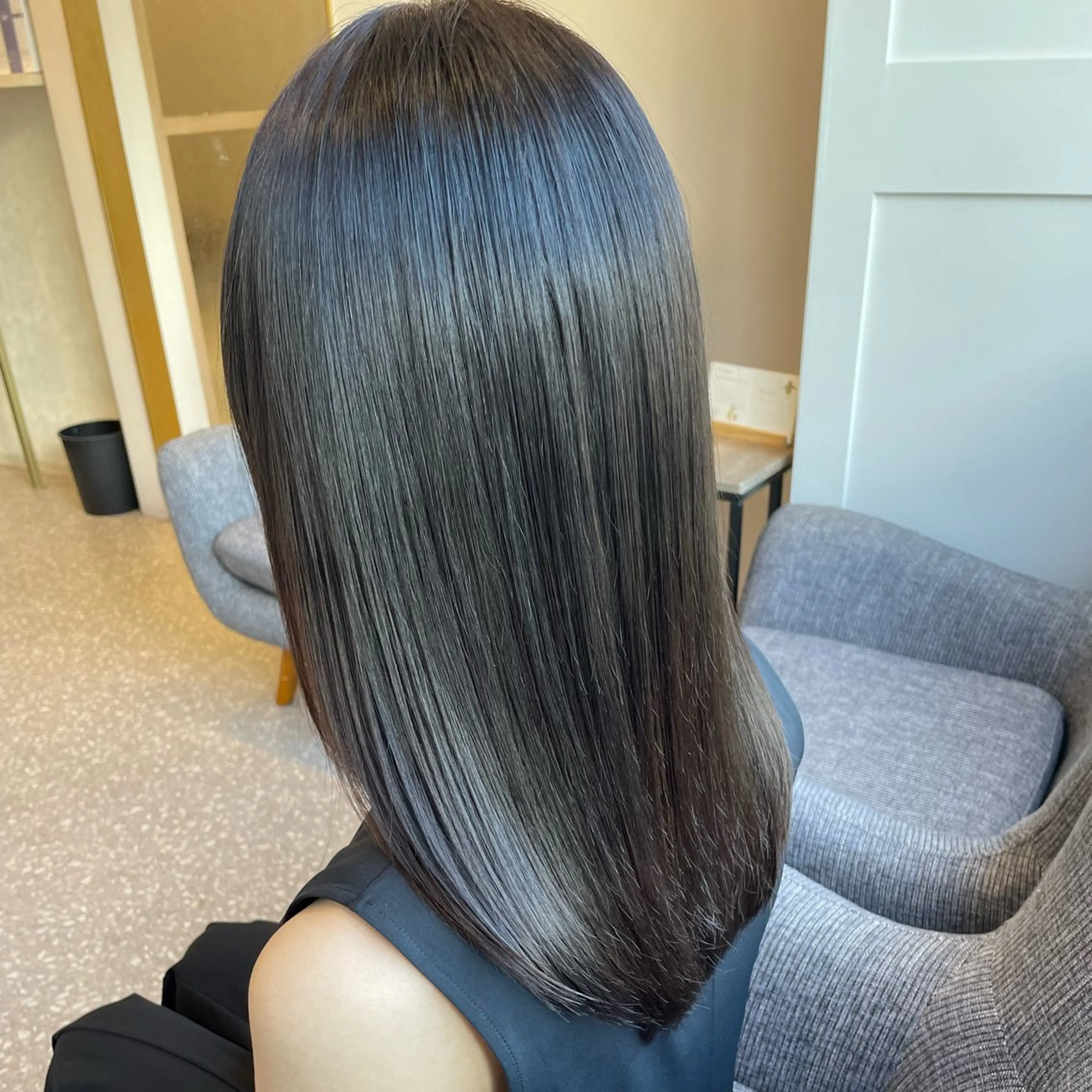 【艶髪になりたい方におすすめ✨】カット+イルミナカラー+3stepTR+10分スパの写真