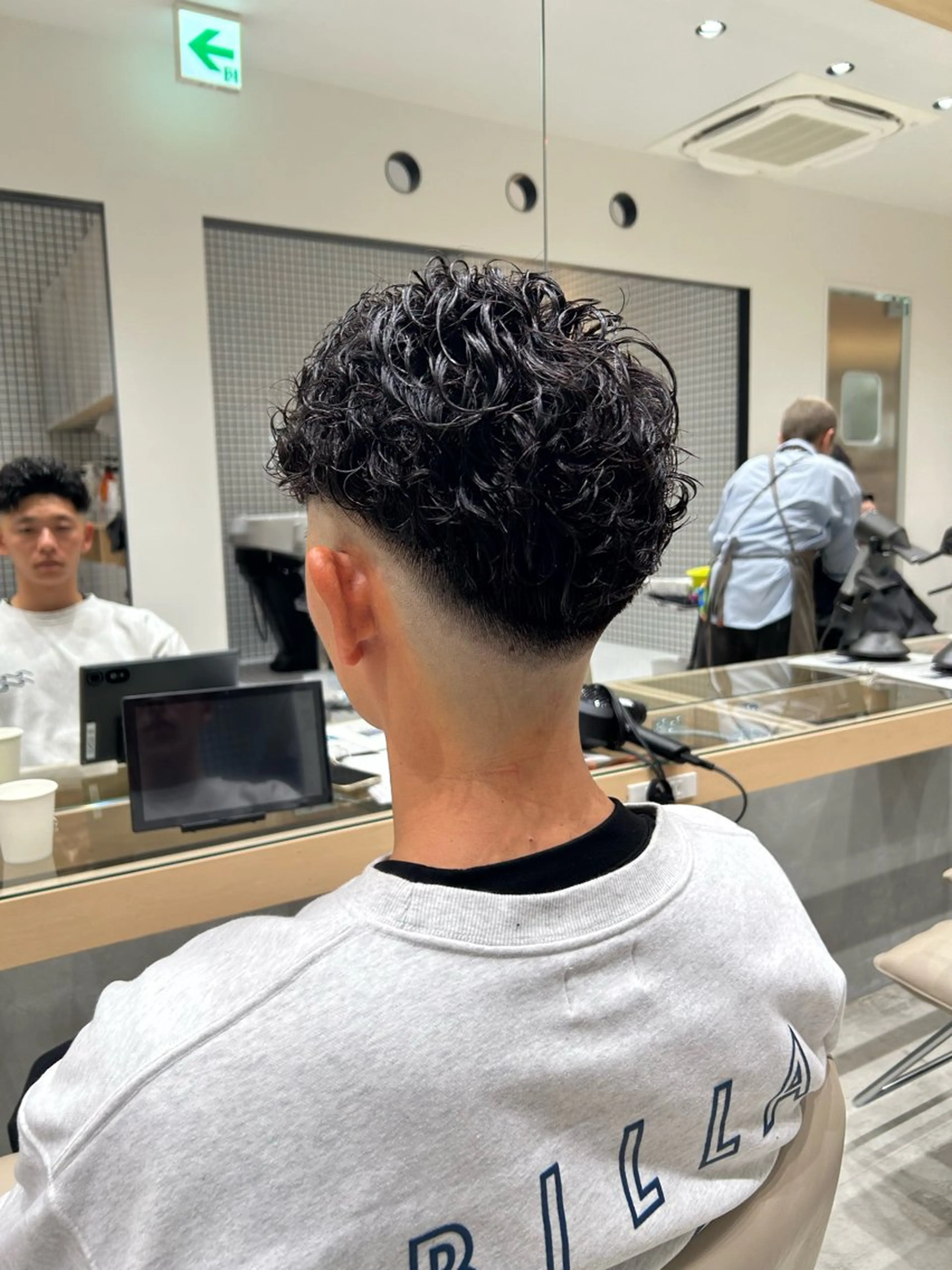 パーマ メンズ フェードカット スキンフェード 🐲ツイスパ🐲 フェード/龍のヘアスタイル