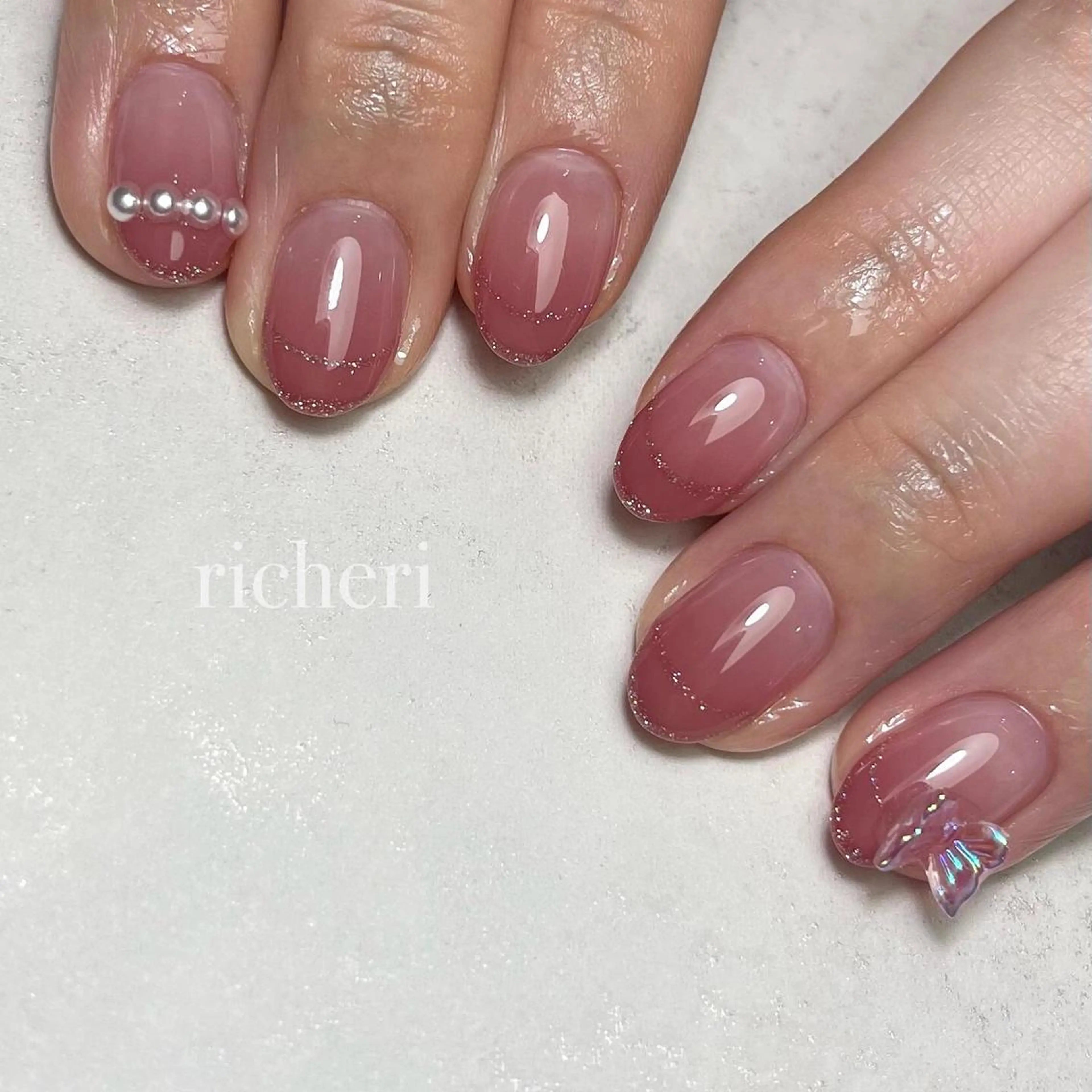 ミディアム ネイル ハンドネイル richeri beautyのエステ・リラクイメージ