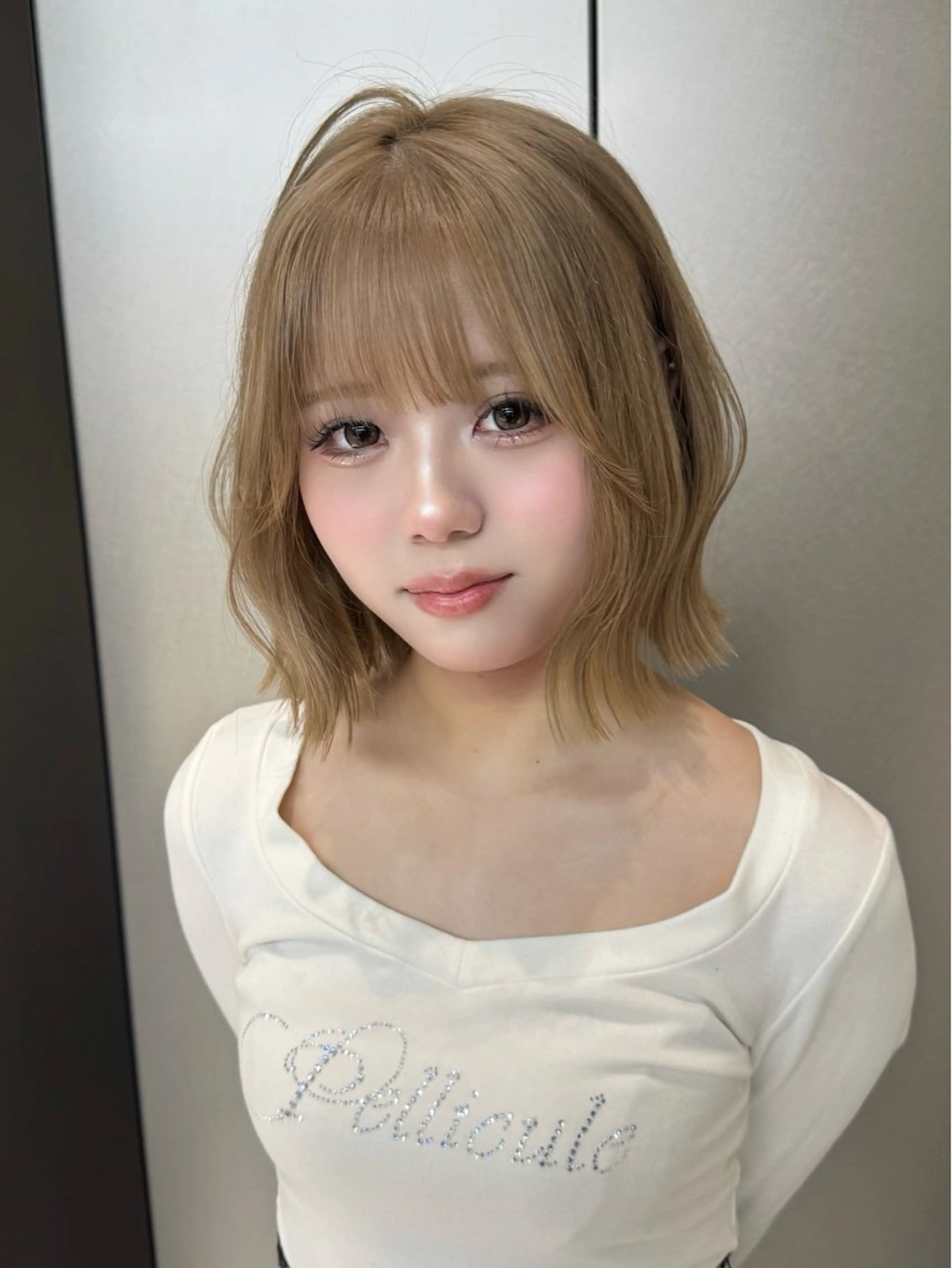 ミディアム karin ボブハイトーンのヘアスタイル