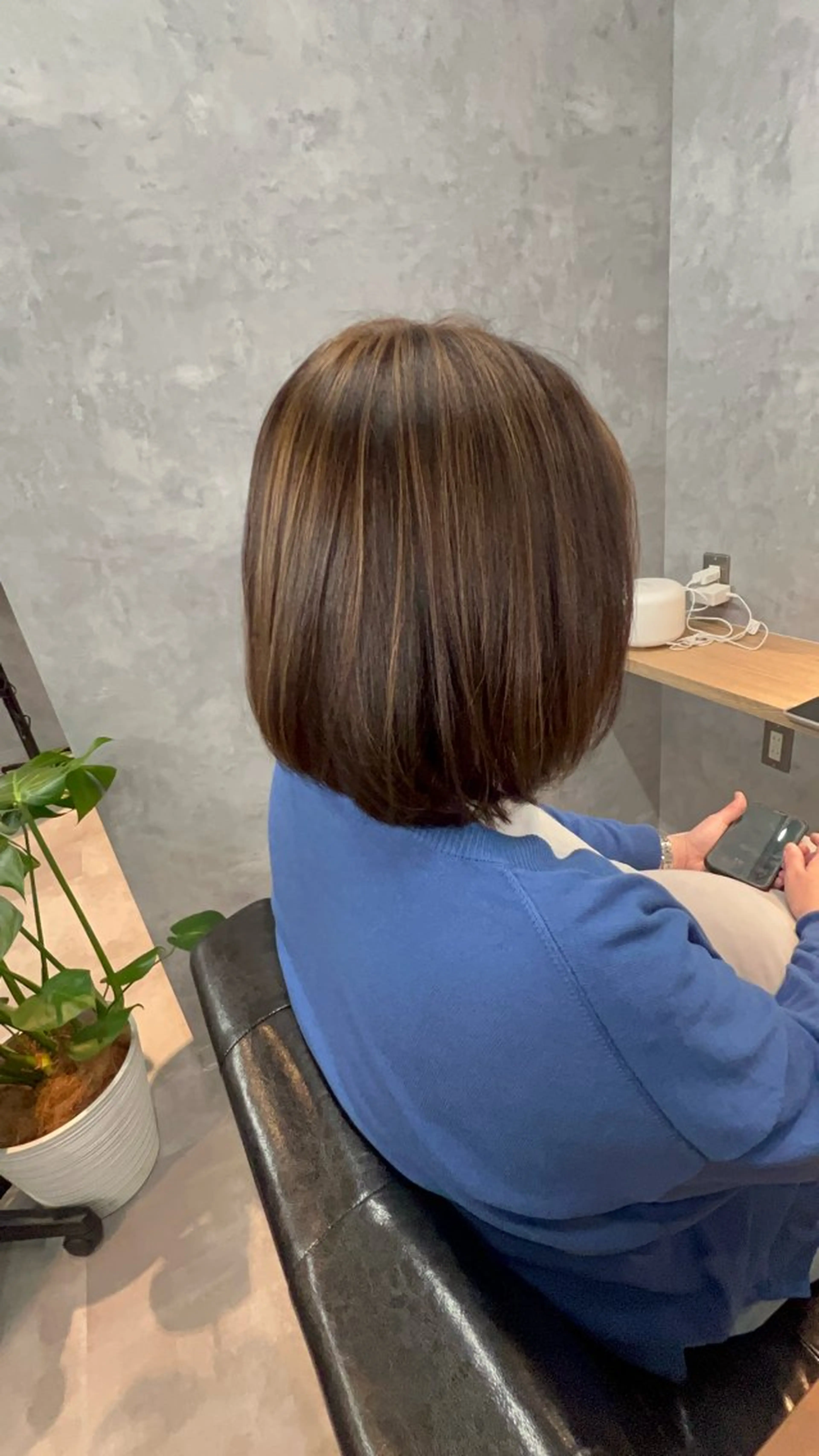 ミディアム motoトップカラー リスト/ブリーチカラのヘアスタイル