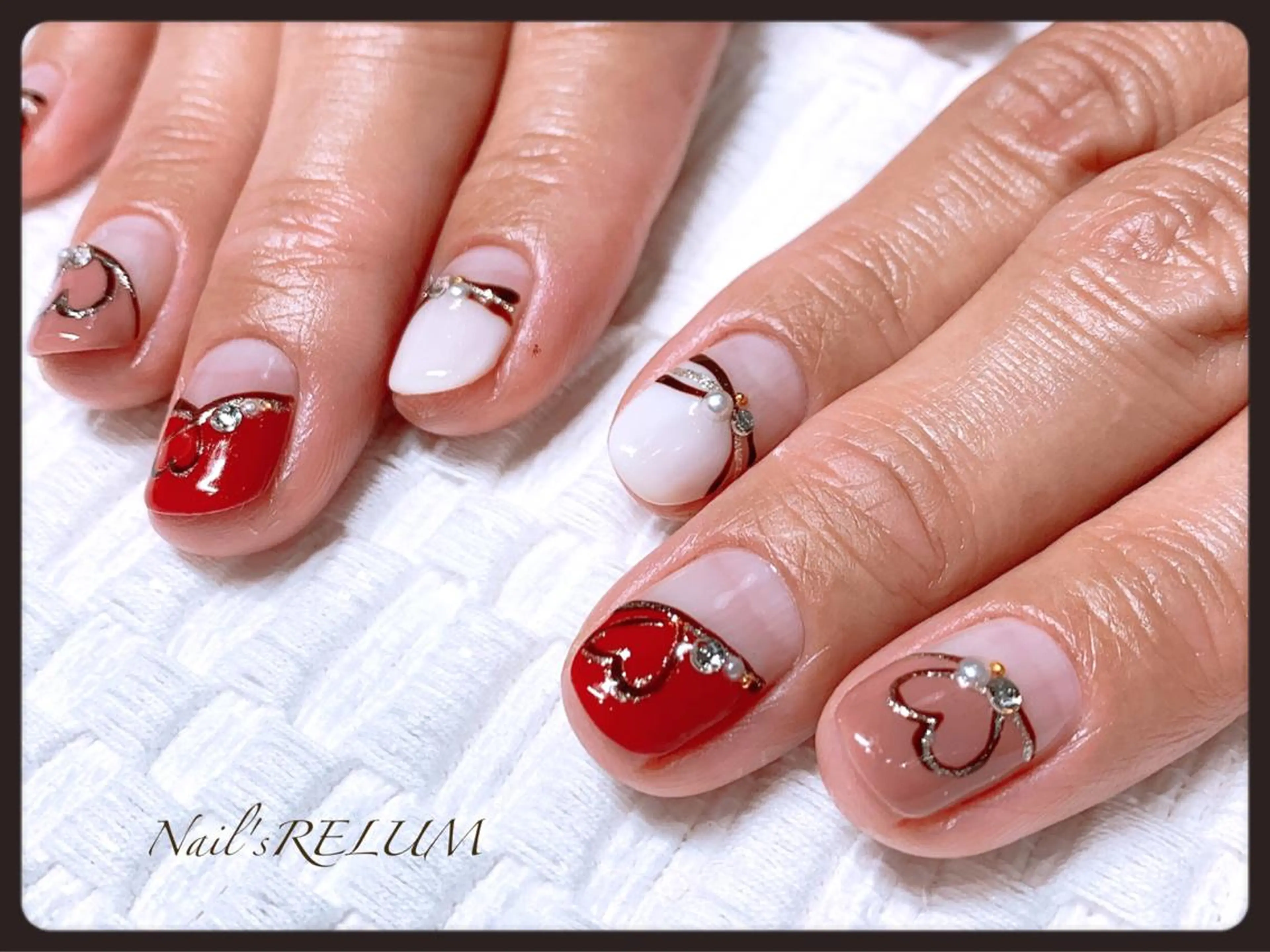 ネイル バレンタイン THECOLORS所属・近貞 莉奈のネイルデザイン