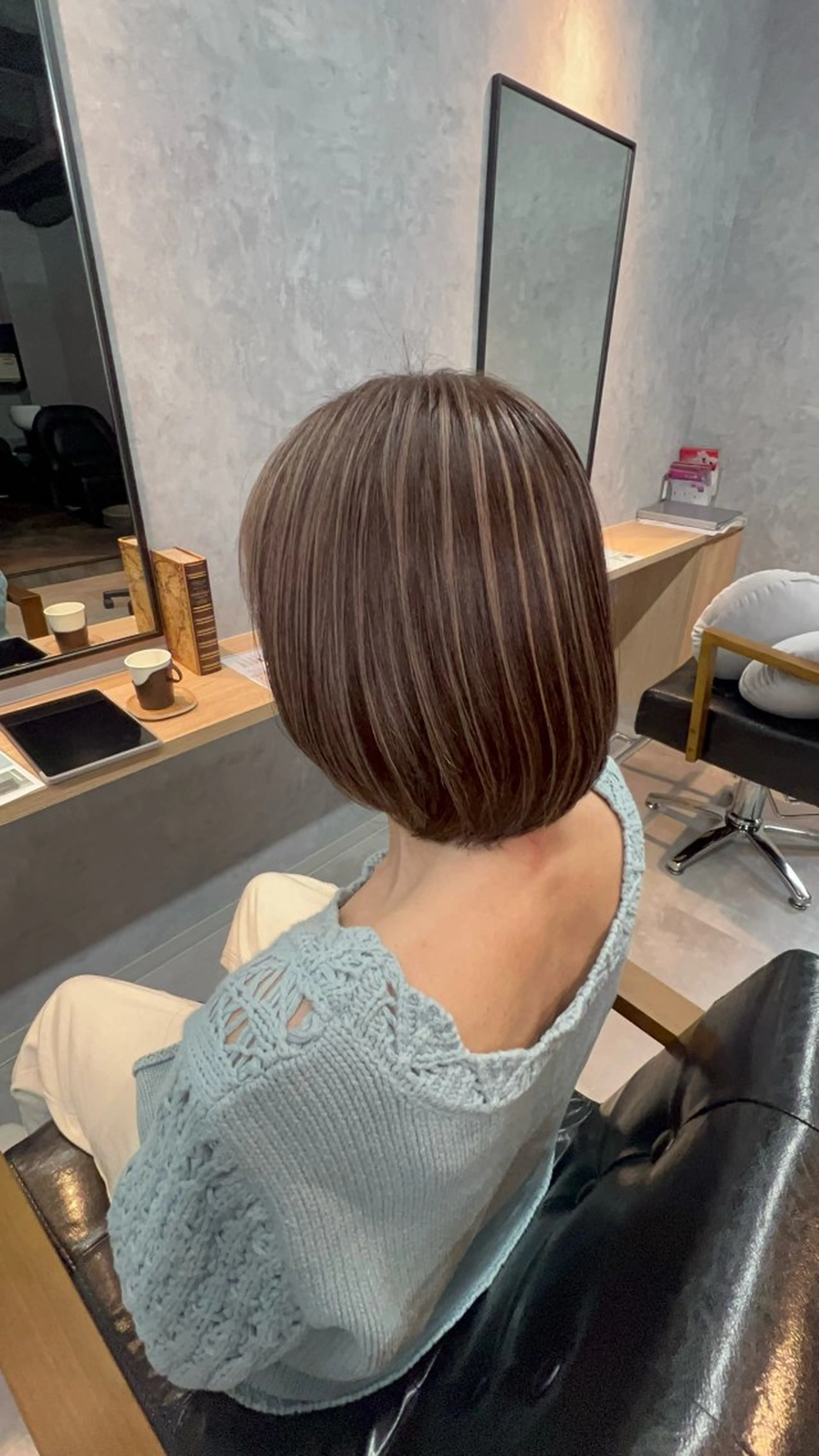 ミディアム motoトップカラー リスト/ブリーチカラのヘアスタイル