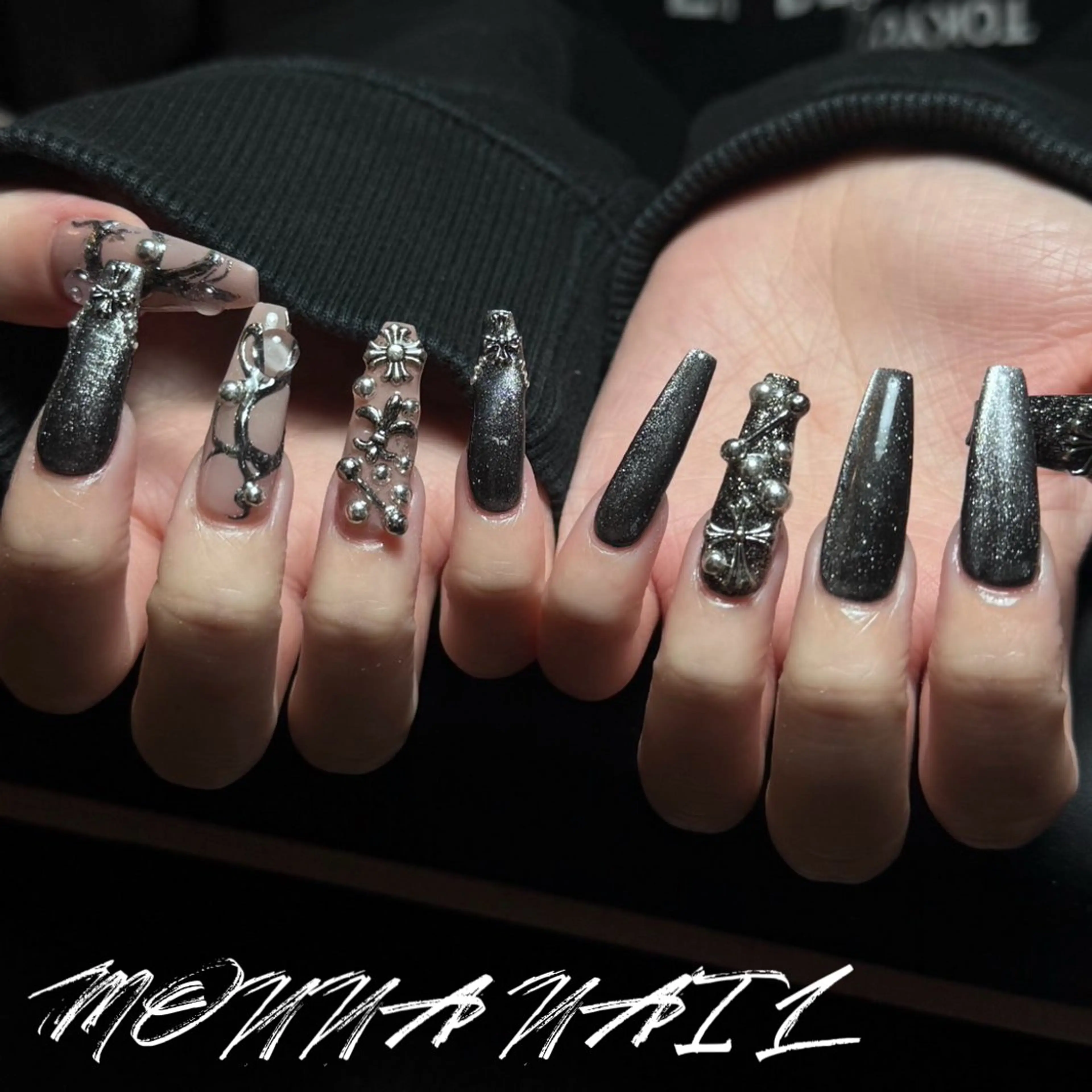 ネイル ラメ(グリッター) ロングネイル マットネイル 持ち込み シンプルネイル ハンドネイル モンナ CCのネイルデザイン