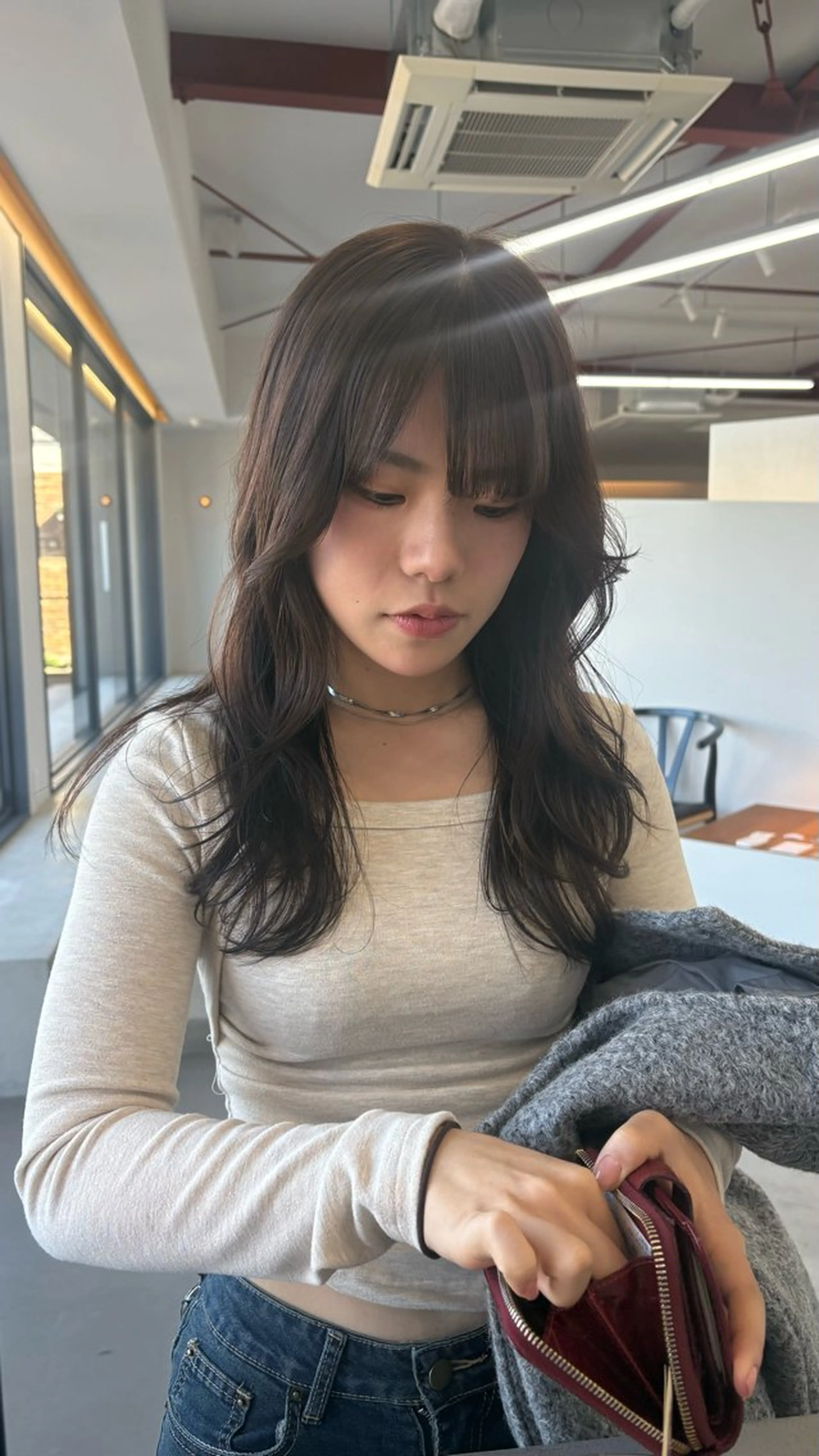 平日限定レイヤーカット+透明感カラー+トリートメントの写真