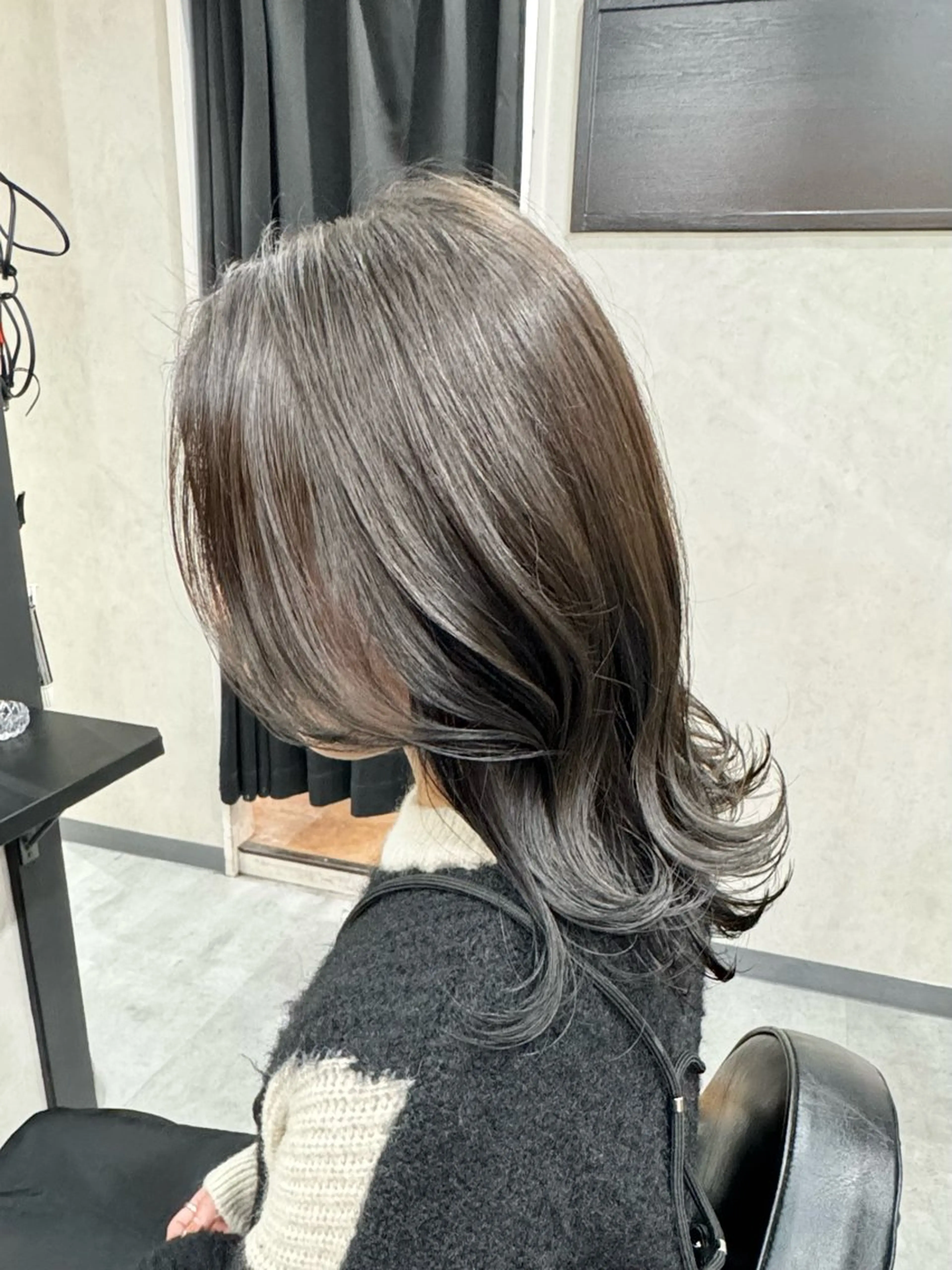 ミディアム 似合わせカット カット ヘアカラー トリートメント 井本翔太.髪質改善. ベージュ.グレージュのヘアスタイル