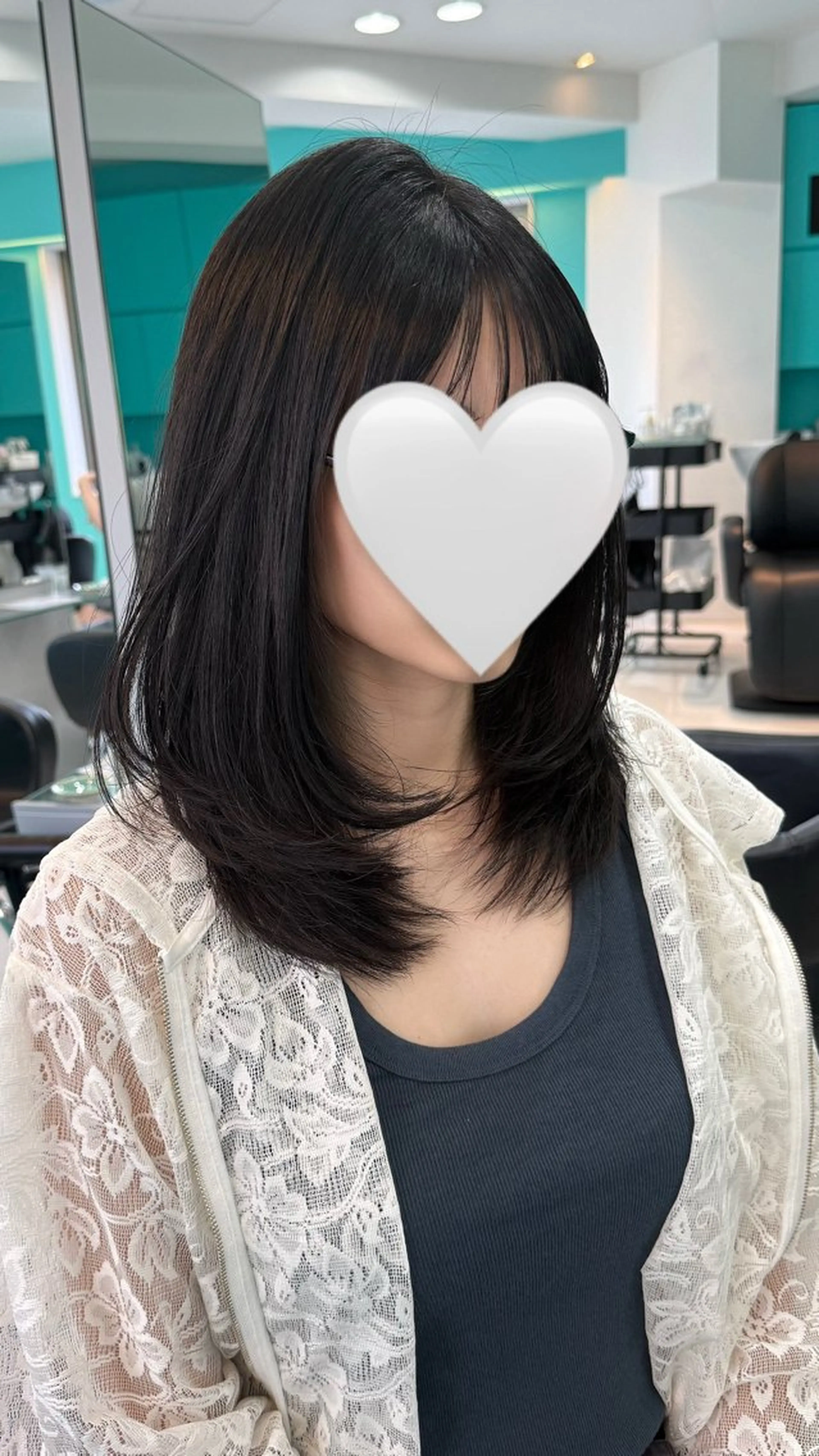 ミディアム カット ヘアカラー トリートメント Misaki/ レイヤー/ウルフのヘアスタイル