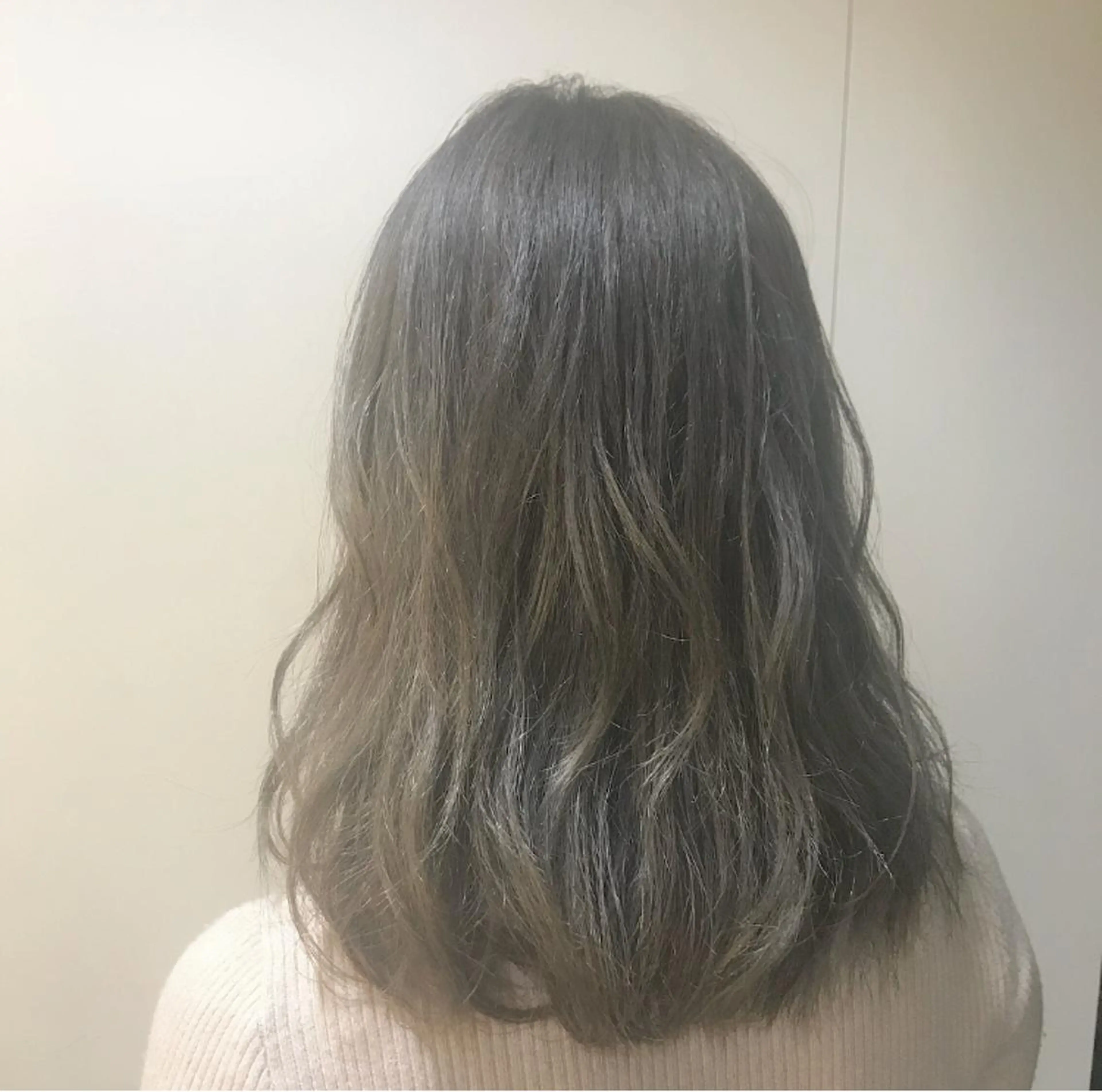 セミロング カラー ヘアアレンジ 髪質改善period.所属・いしかわまい🎀 髪質改善特価サロンのヘアスタイル