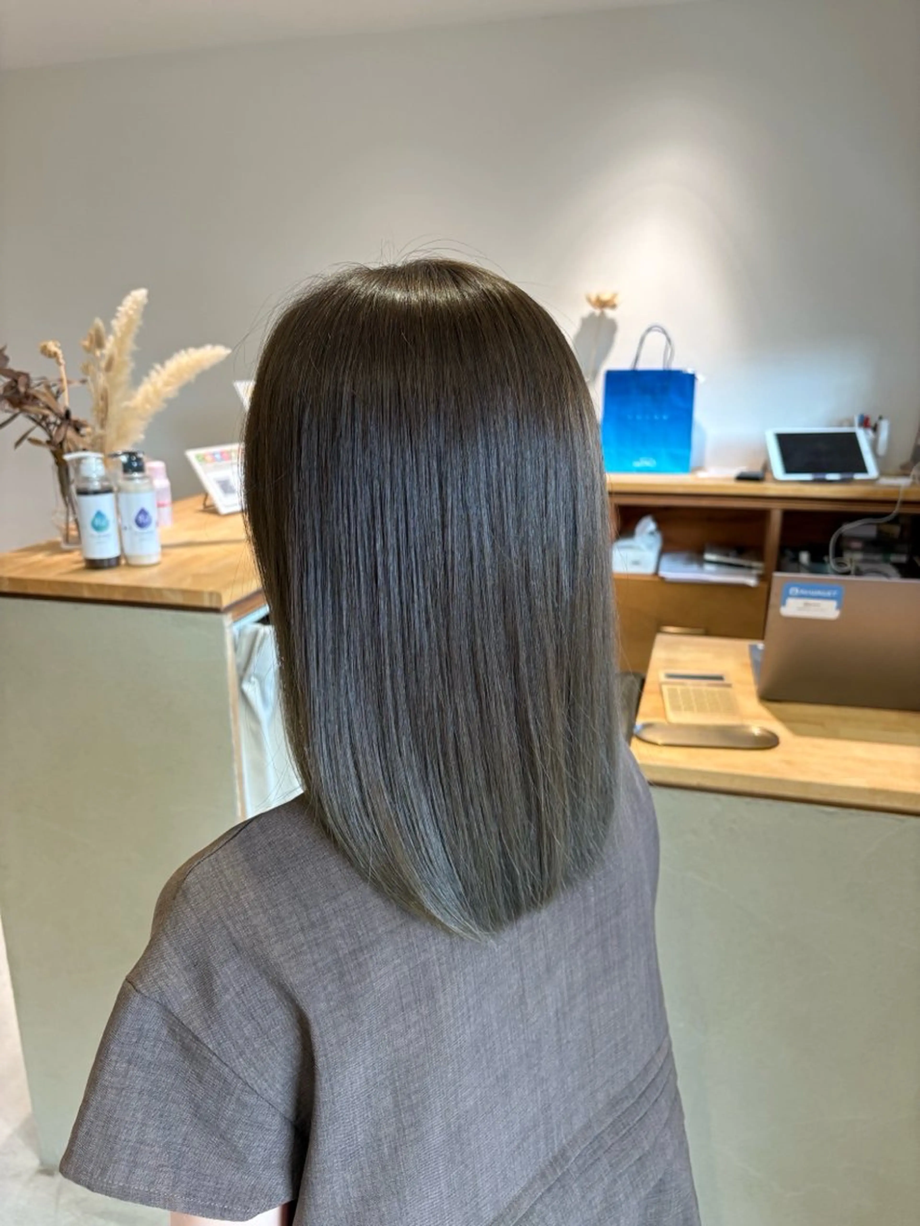 カラー THREE所属・透明感カラー/ ayanaのヘアスタイル