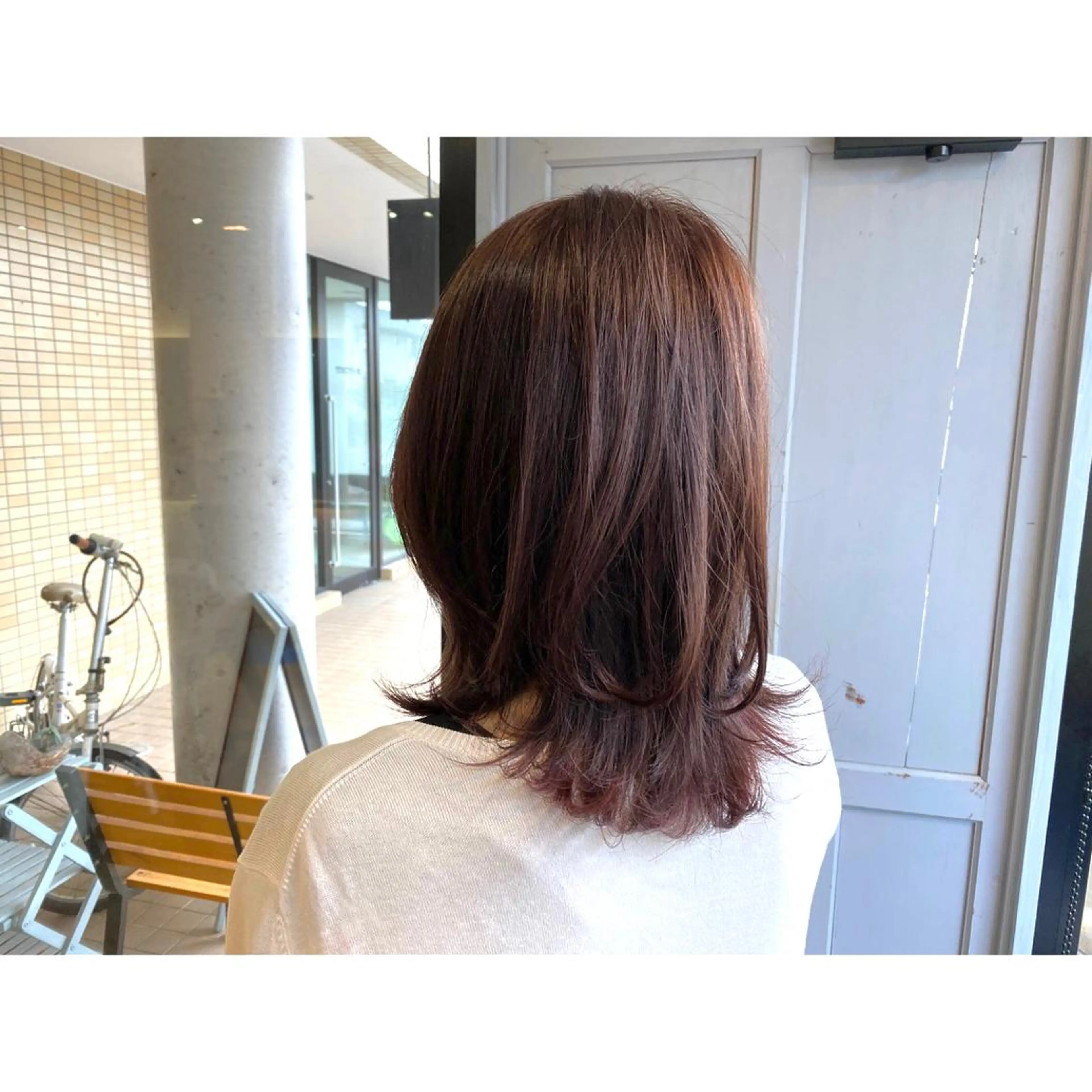 セミロング カラー アッシュ ピンクカラー ピンクアッシュ ヘアカラー トリートメント ツキダテ ユイのヘアスタイル
