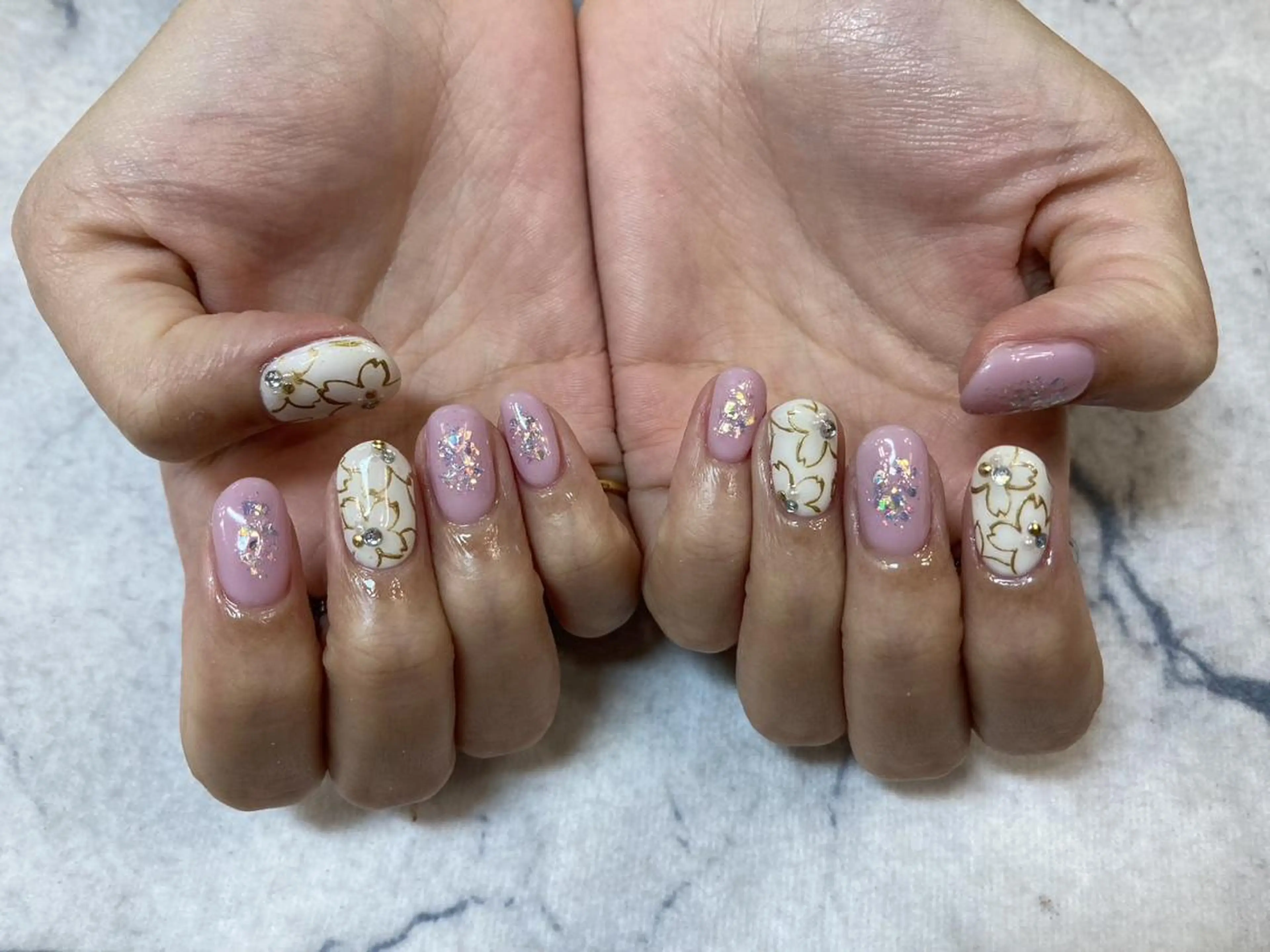 ネイル ネイルリボン 伊藤のネイルデザイン