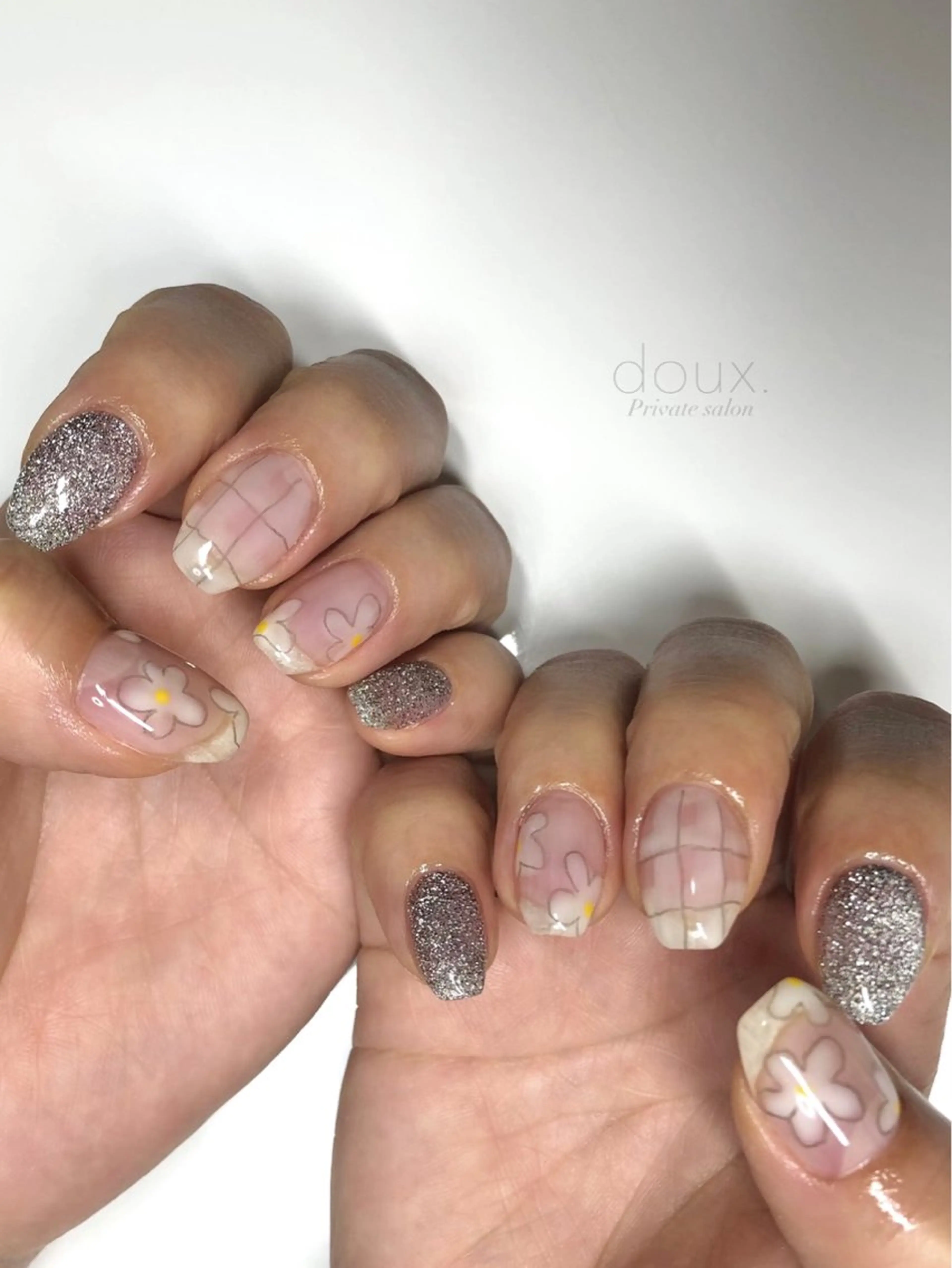 ネイル アートネイル 韓国ネイル マグネットネイル ニュアンスネイル 春ネイル ハンドネイル doux. nailのネイルデザイン