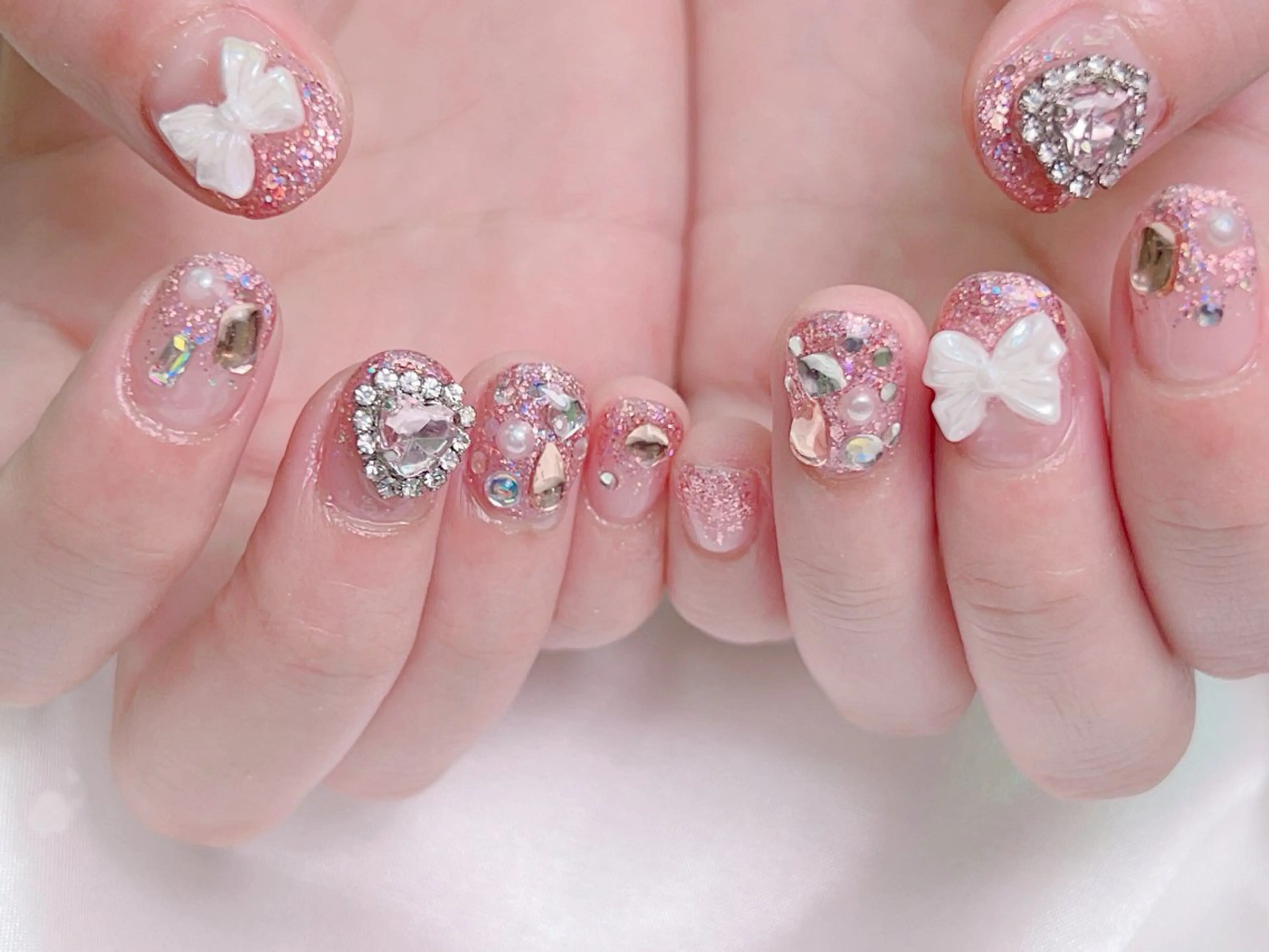ネイル ガーリー ハンドネイル lucky nail 歌舞伎町のネイルデザイン