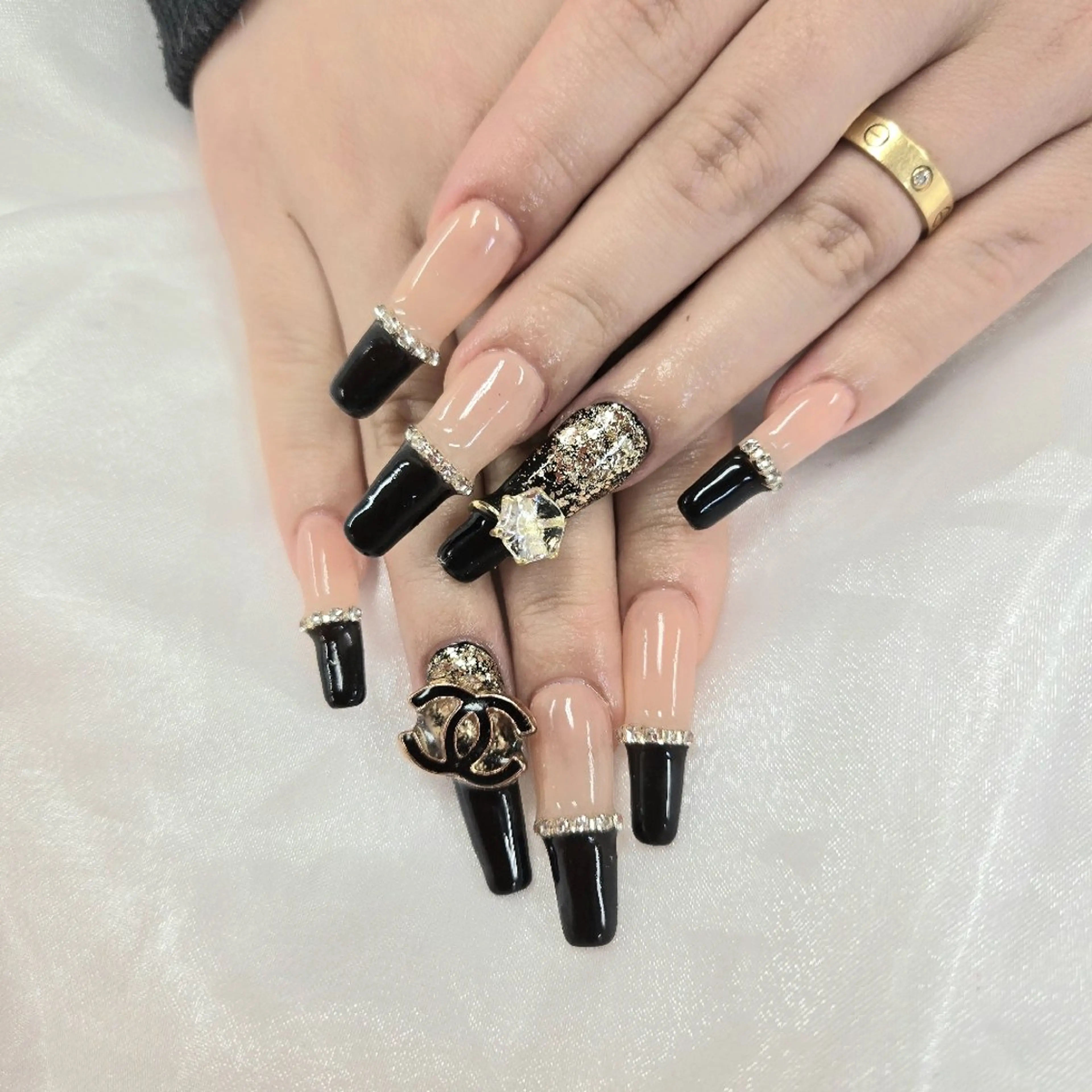 ネイル アートネイル オーロラネイル チークネイル ジェルネイル グラデーション ハンドネイル 河野ちえ (雑誌掲載サロン)のネイルデザイン