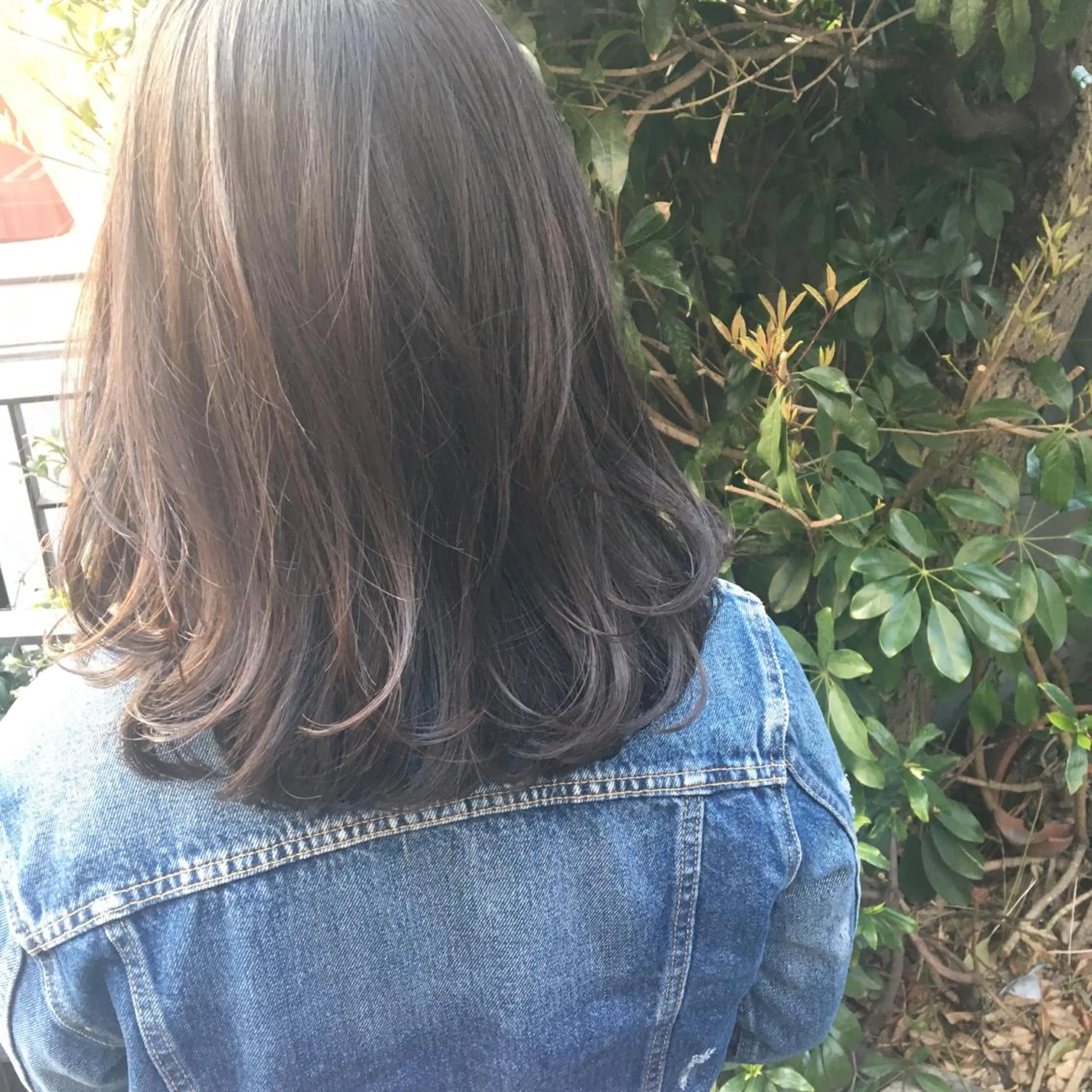 カラー THE DAY所属・AKI HASHIMOTOのヘアスタイル