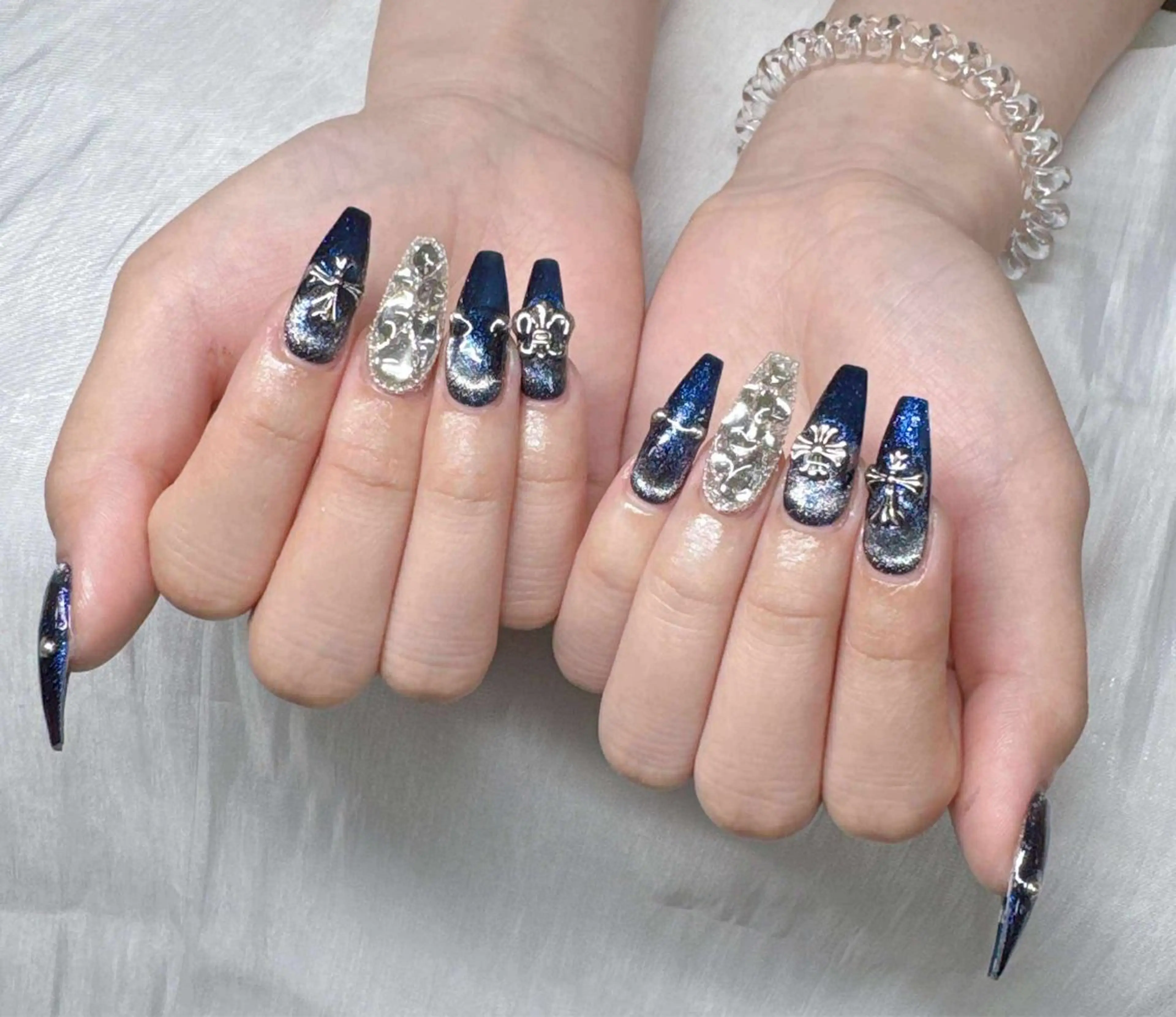 ネイル 長さ出し グラデーション 卒業式 キラキラネイル マグネットネイル ハンドネイル Lee Nailsのネイルデザイン