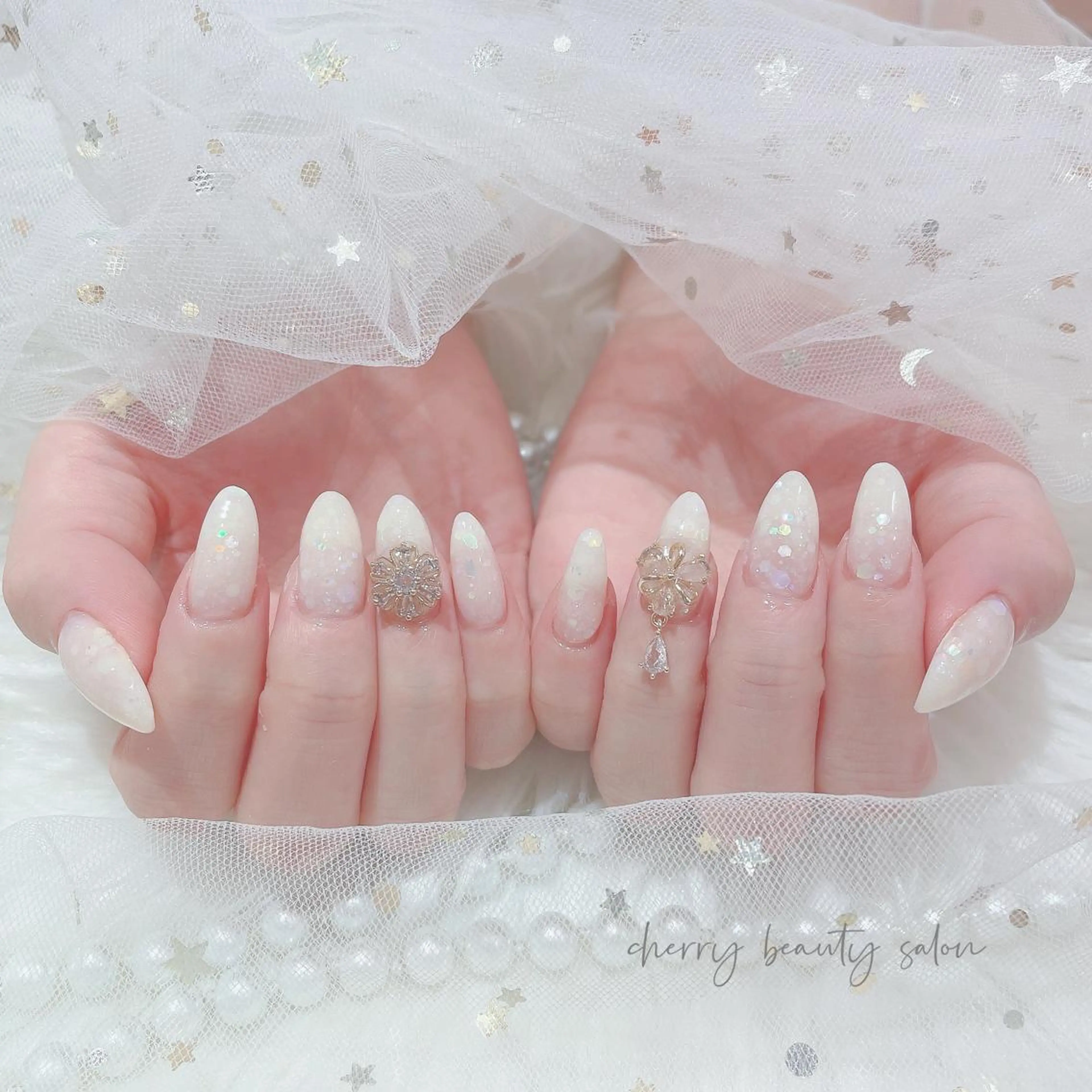 ミディアム ネイル SAKURA 🍒のネイルデザイン