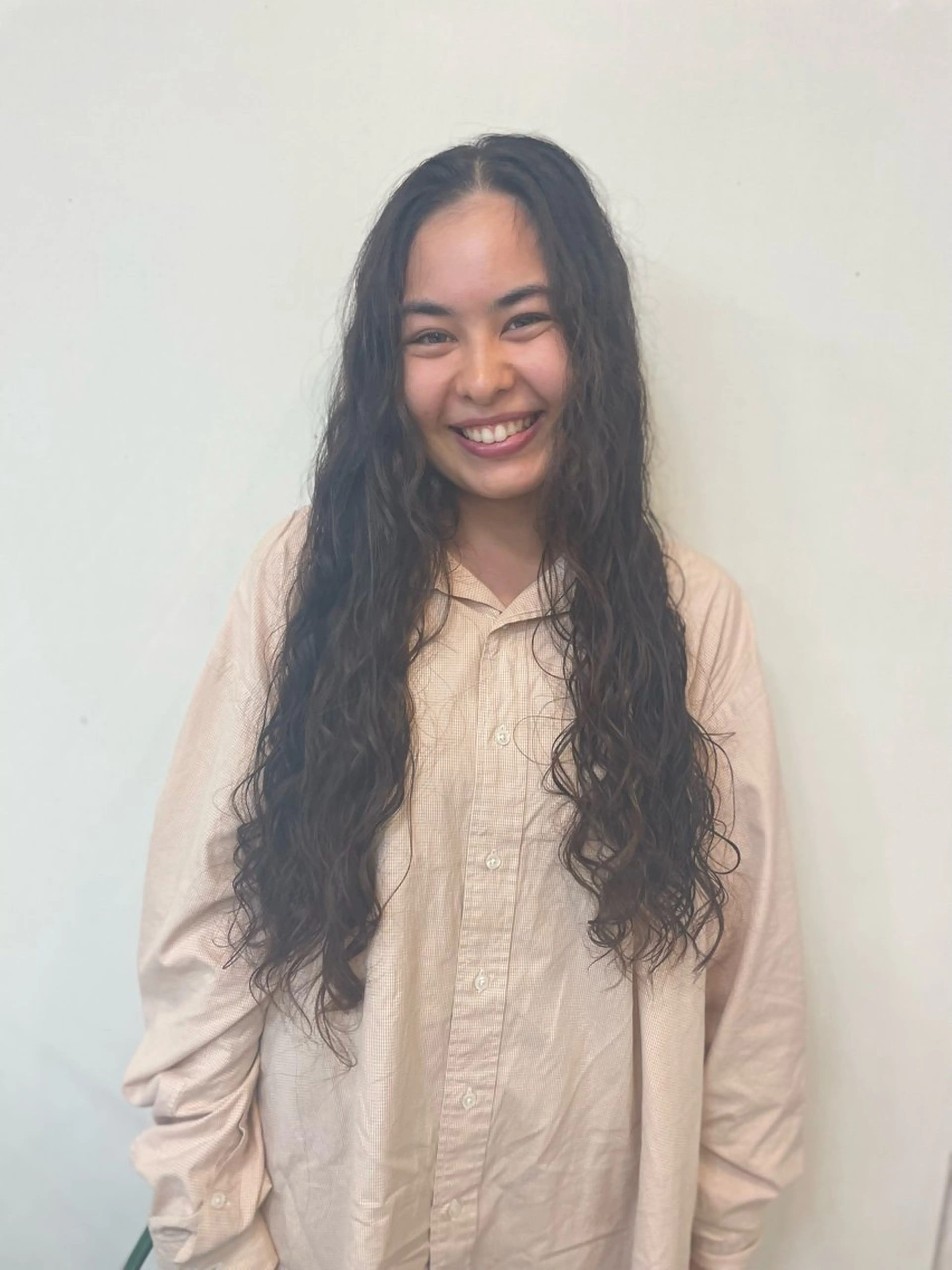 ロング パーマ ハイトーン×デザイン 🪽🫧HIKARIのヘアスタイル