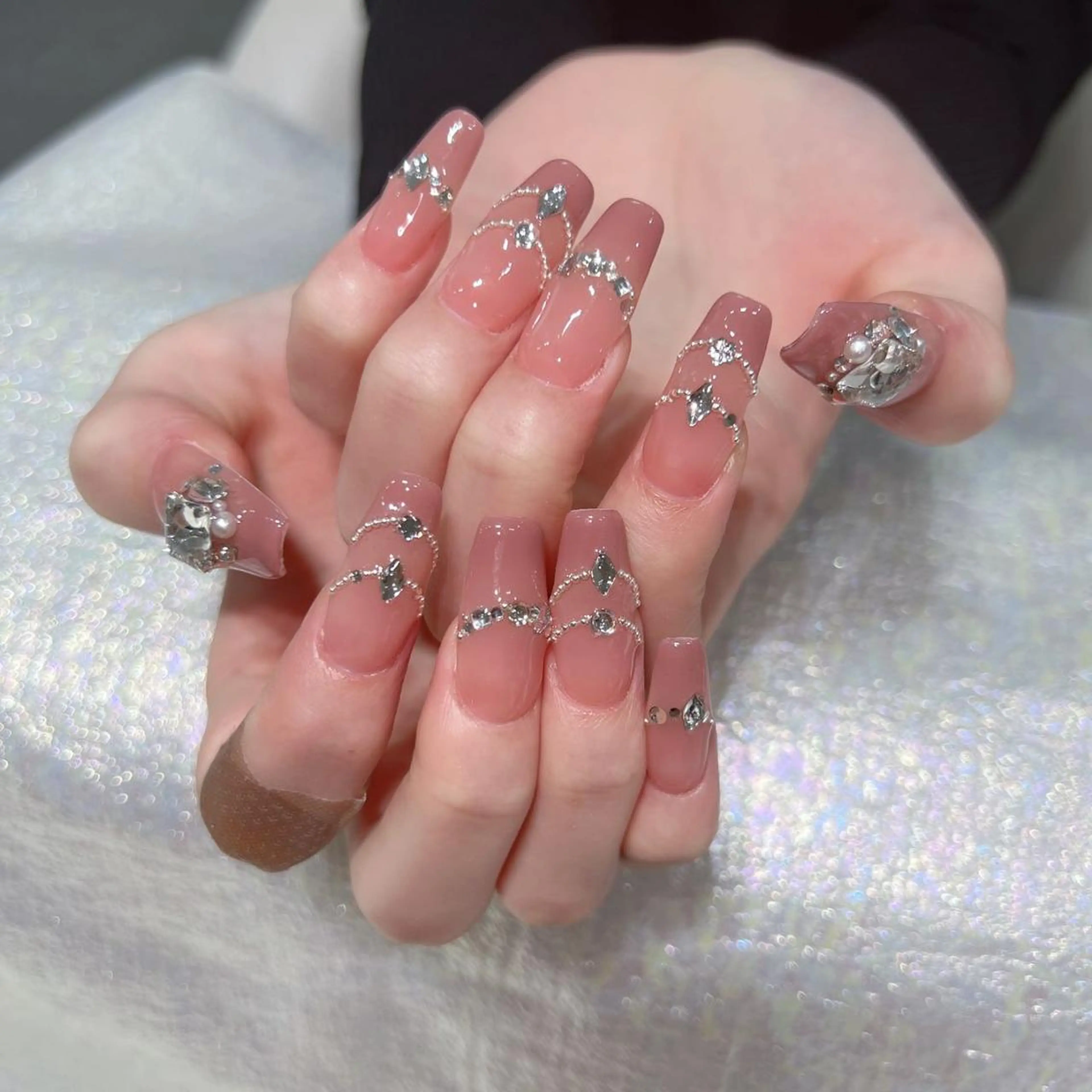 ネイル アートネイル 長さ出し ネイルチップ Queens テイのネイルデザイン