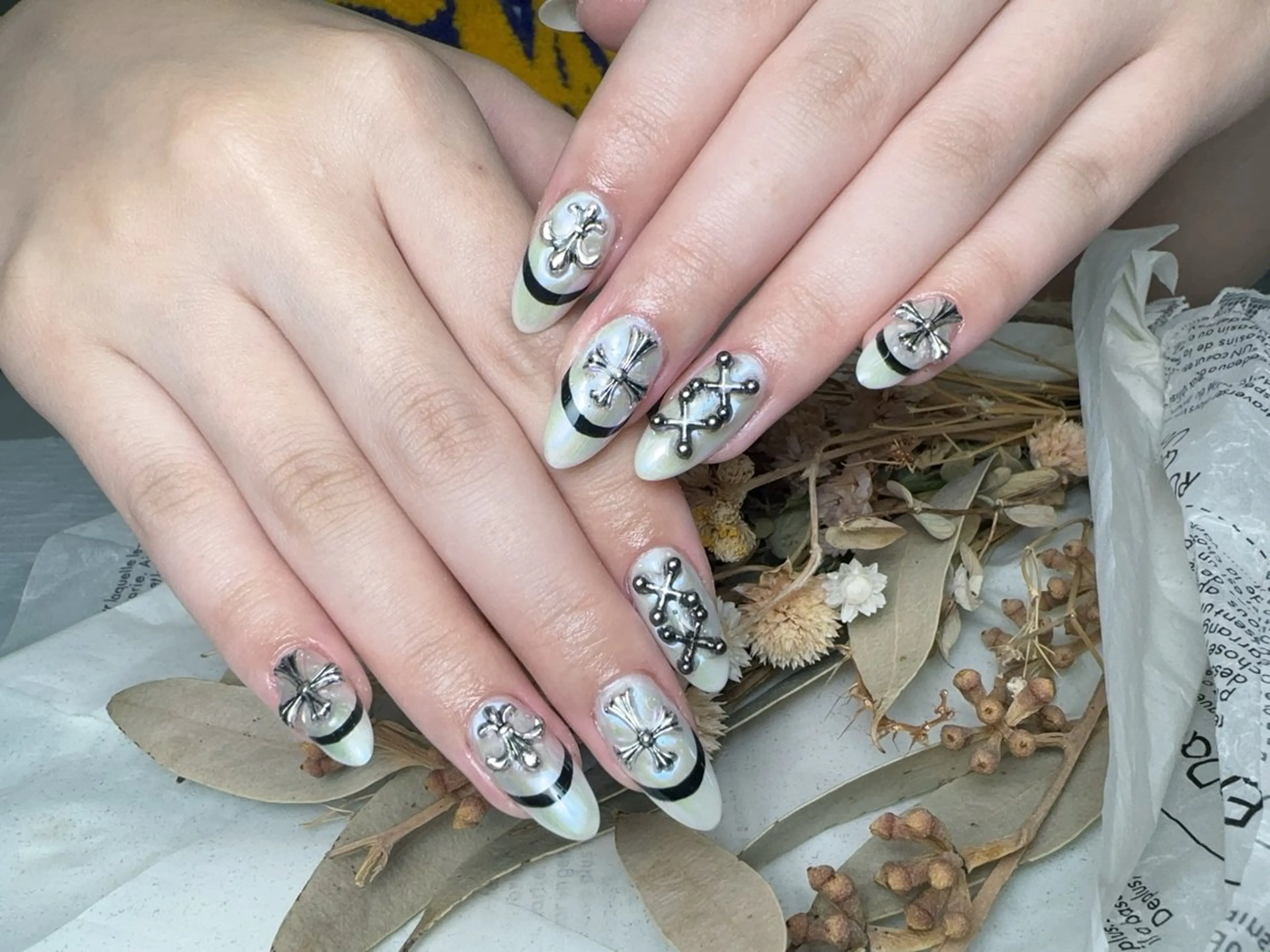 ネイル 長さ出し フレンチネイル ジェルネイル ガラスフレンチ 韓国ネイル ハンドネイル ハンドケア For U nail スカルプ専門店のネイルデザイン