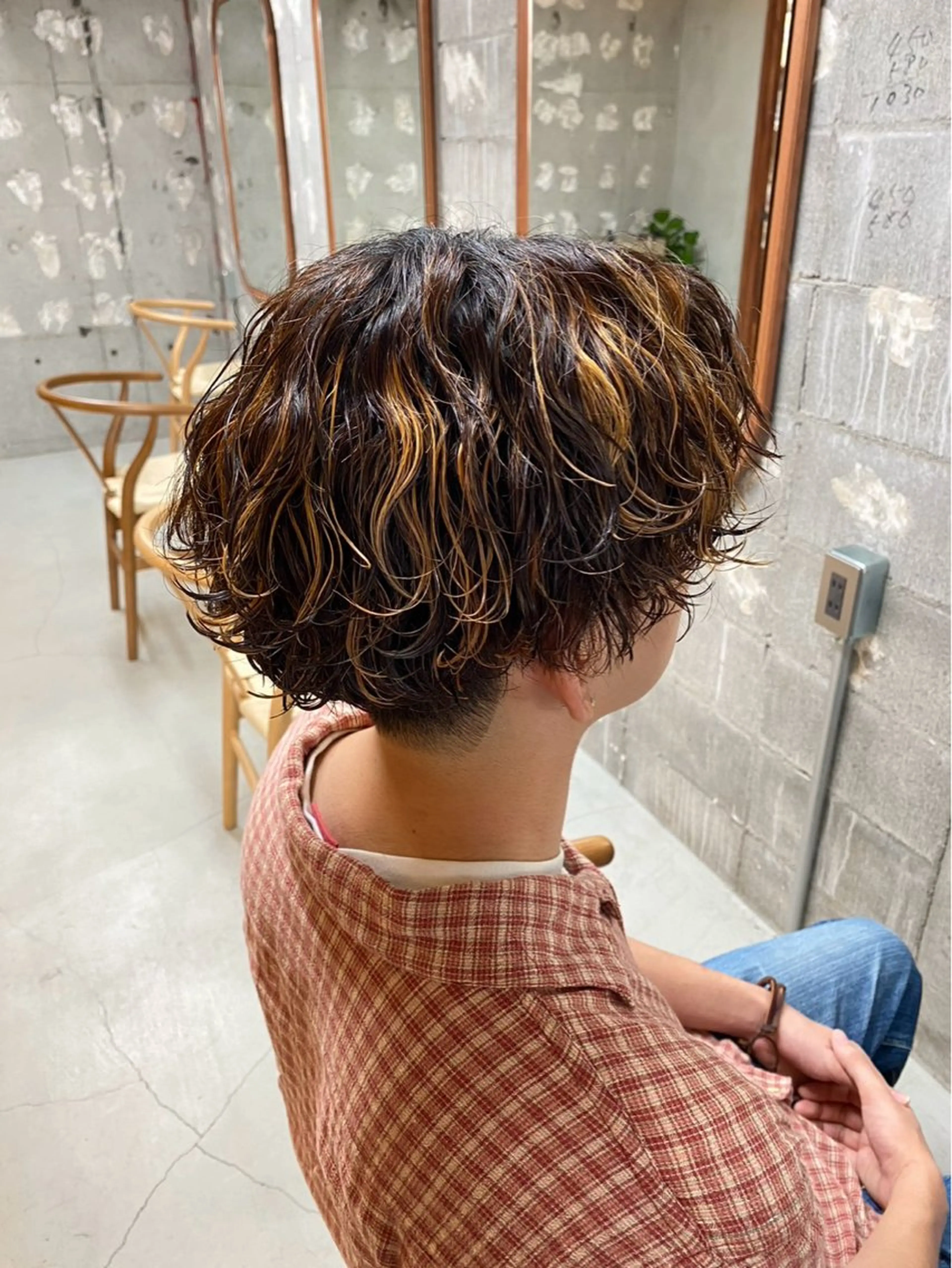 カラー パーマ メンズ メンズブリーチ センターパート マッシュ メンズパーマ 波巻きパーマ カット パーマ メンズカラー特化🔥 立川No.1🍀︎✨のヘアスタイル