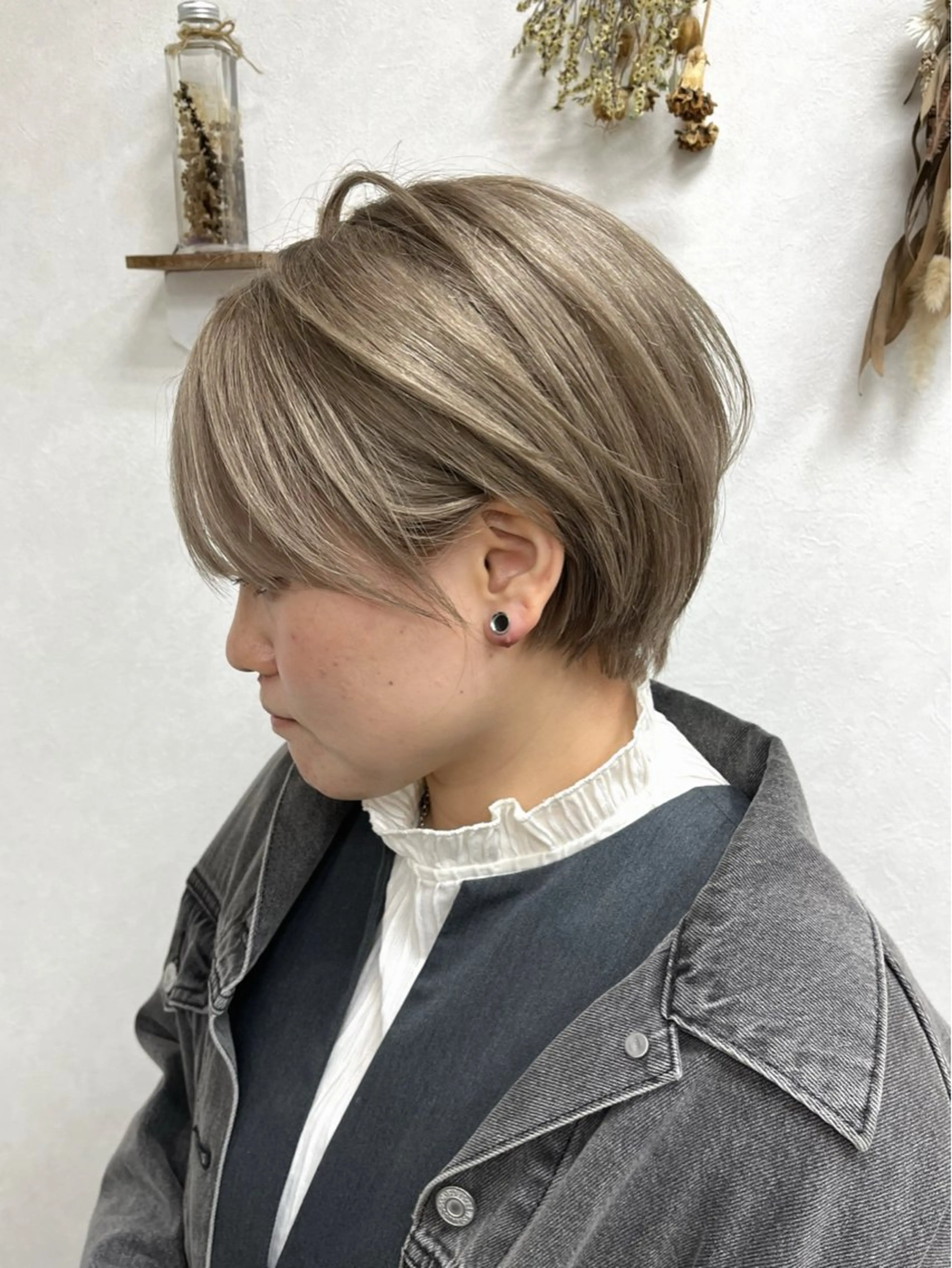 ショート ショートヘア ヘアカラー トリートメント Ring  by Moremuu所属・issy/ハイライト ハイトーン／レイヤーのヘアスタイル