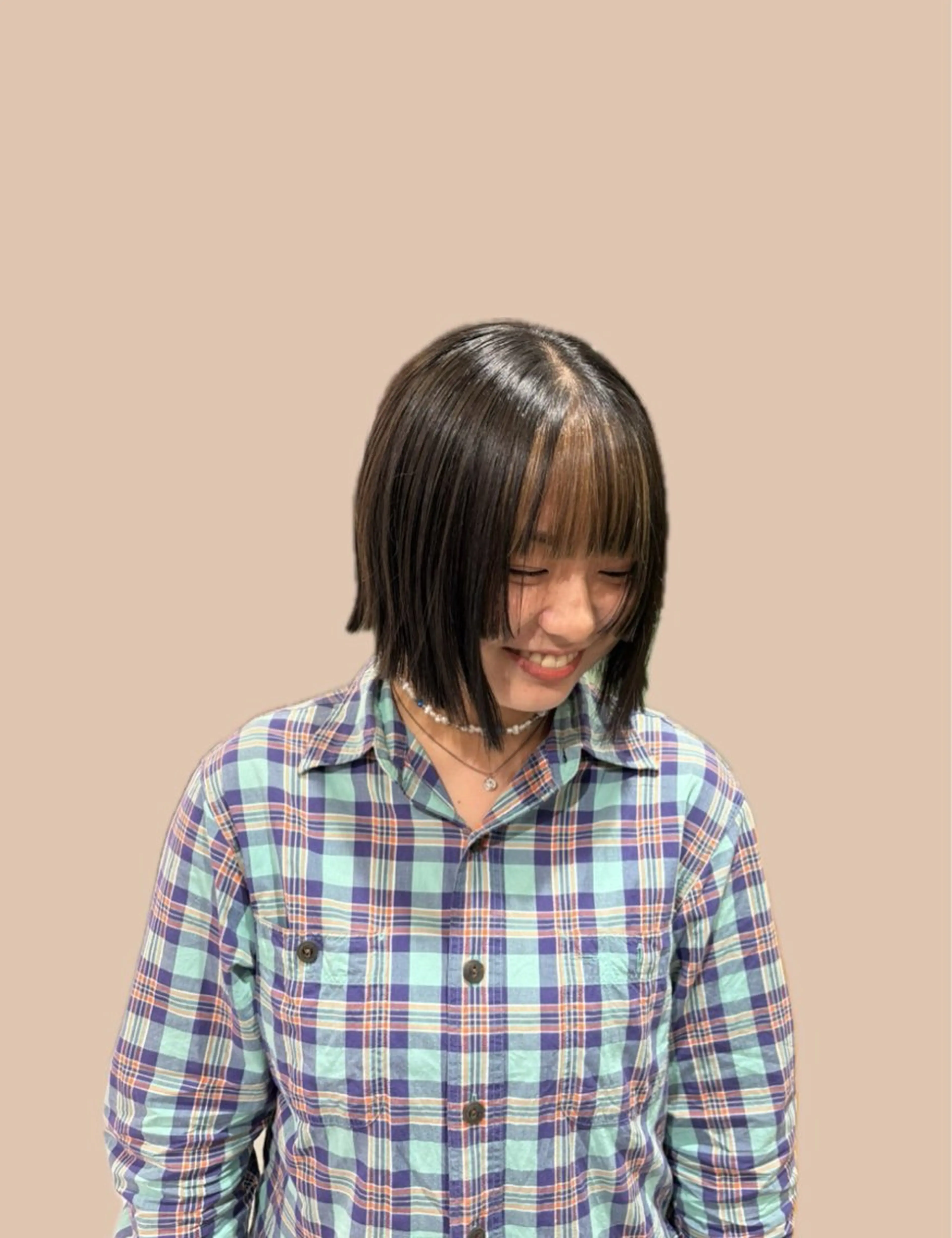 ショート カラー ブリーチ ボブ 松田 鈴菜のヘアスタイル