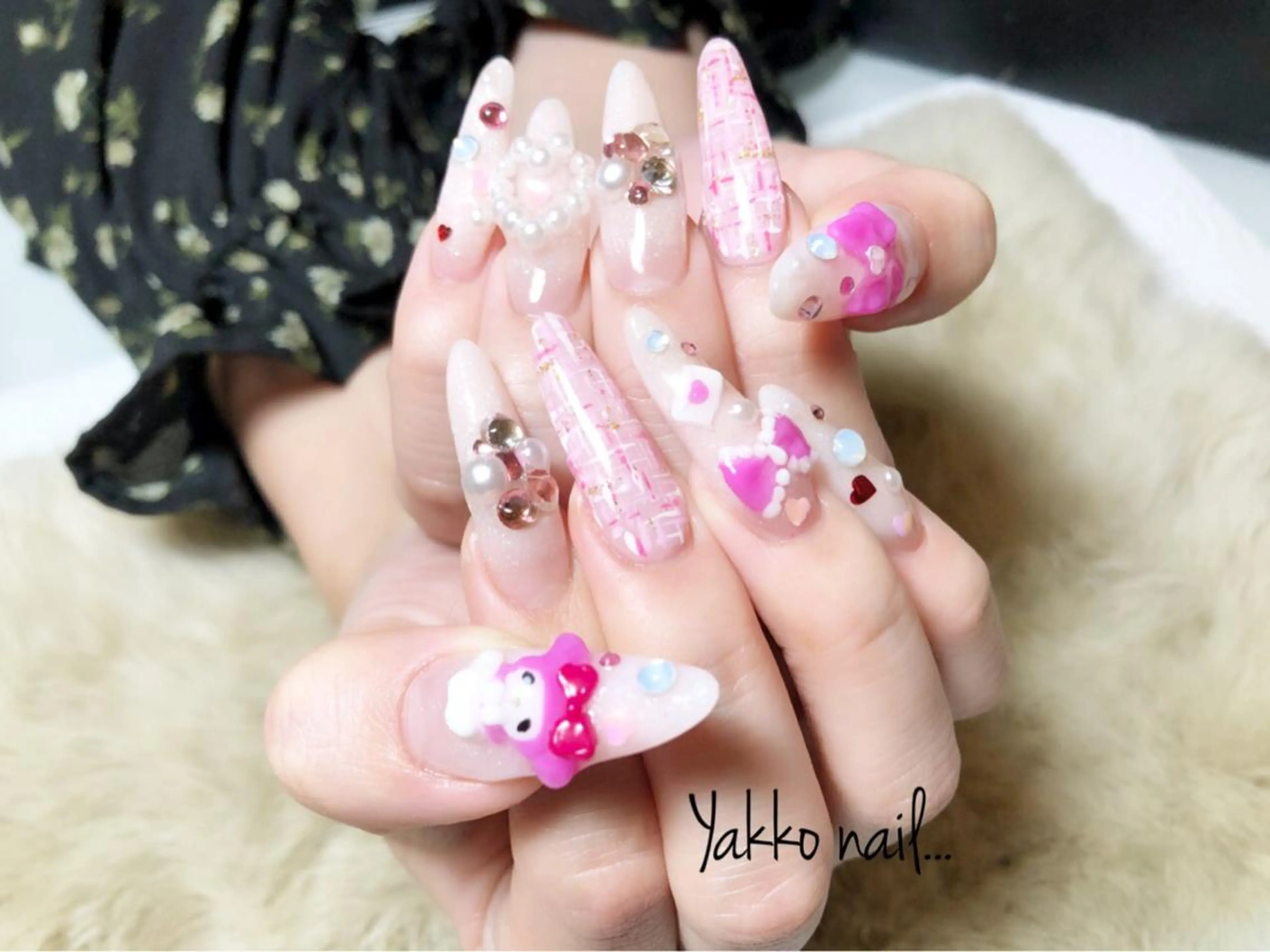 ネイル Yakko pas á pasのネイルデザイン