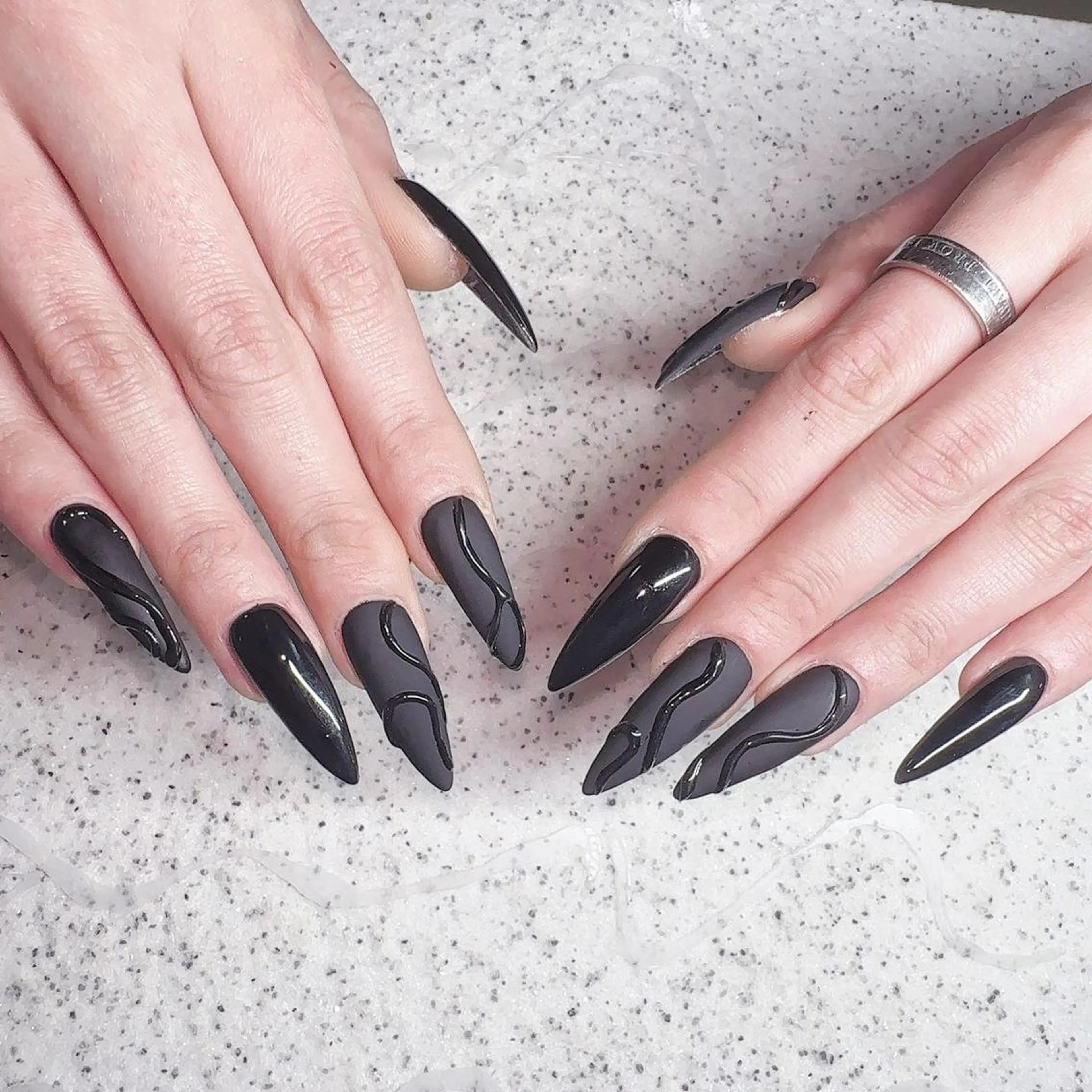 ネイル 長さ出し ネイルチップ Queens ciciのネイルデザイン