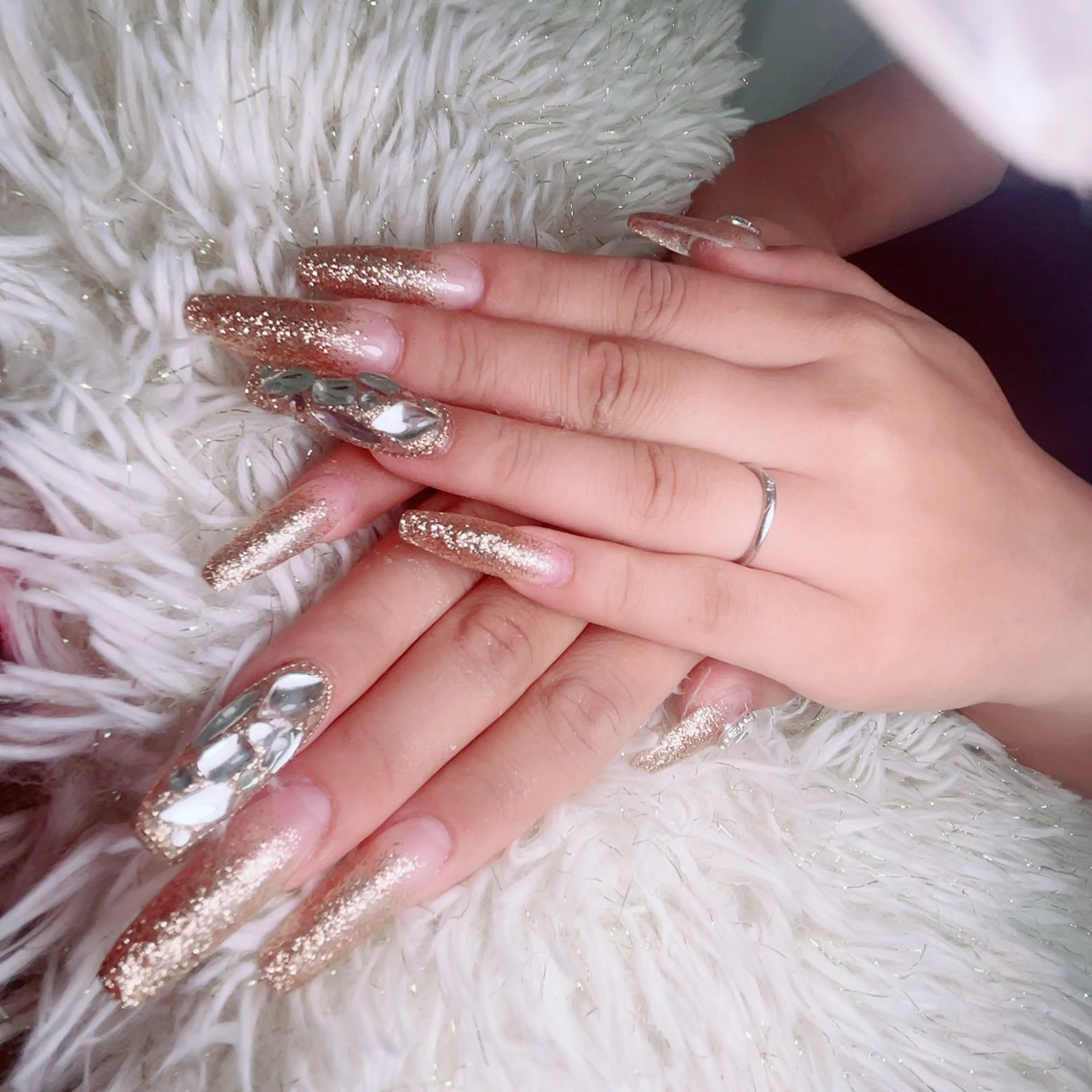 根元気になる方必見👀グラデーション💅の写真