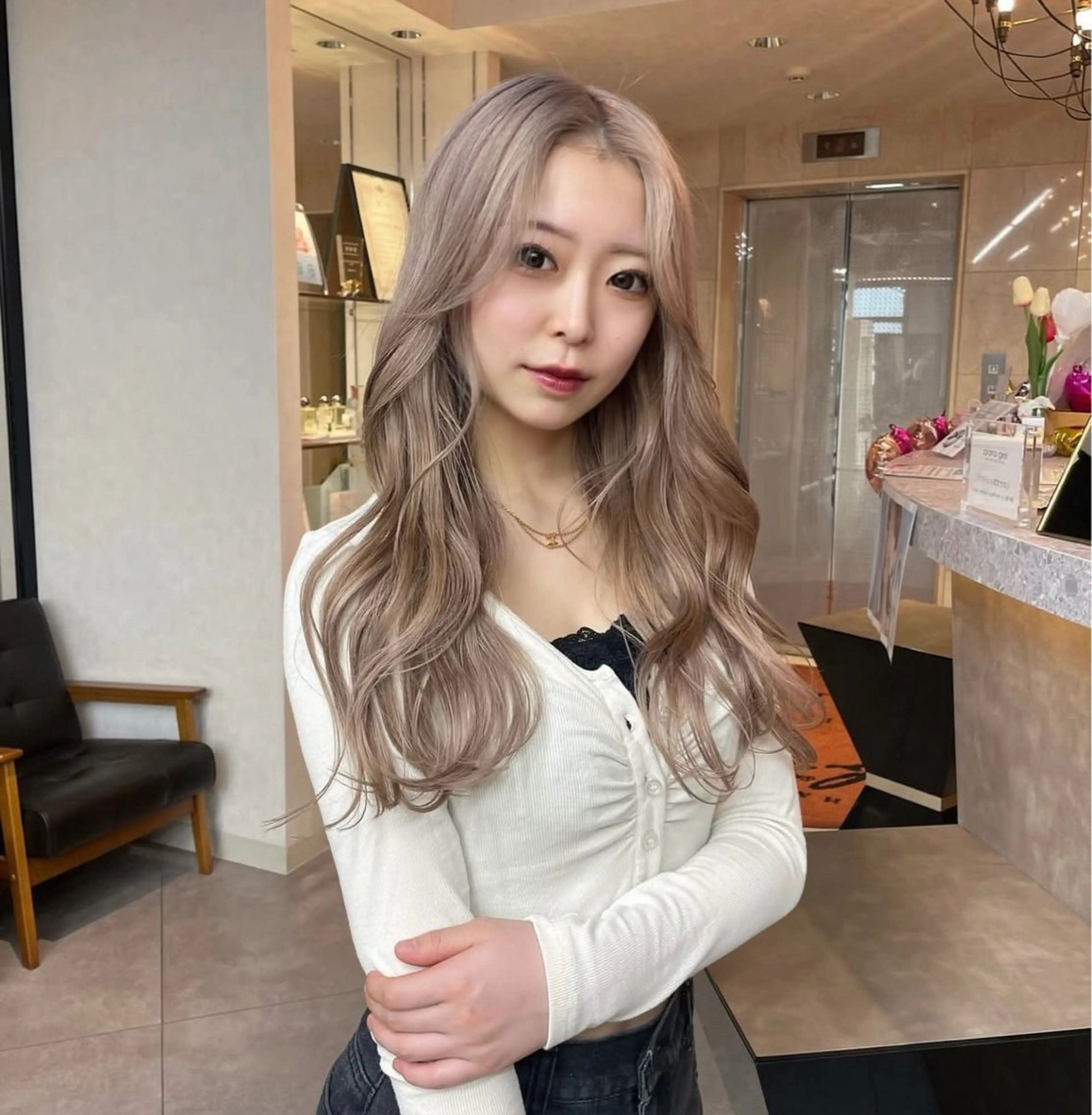 ロング カラー カット ヘアカラー トリートメント 韓国/レイヤー/ 透明感🩶ひかる🩶のヘアスタイル