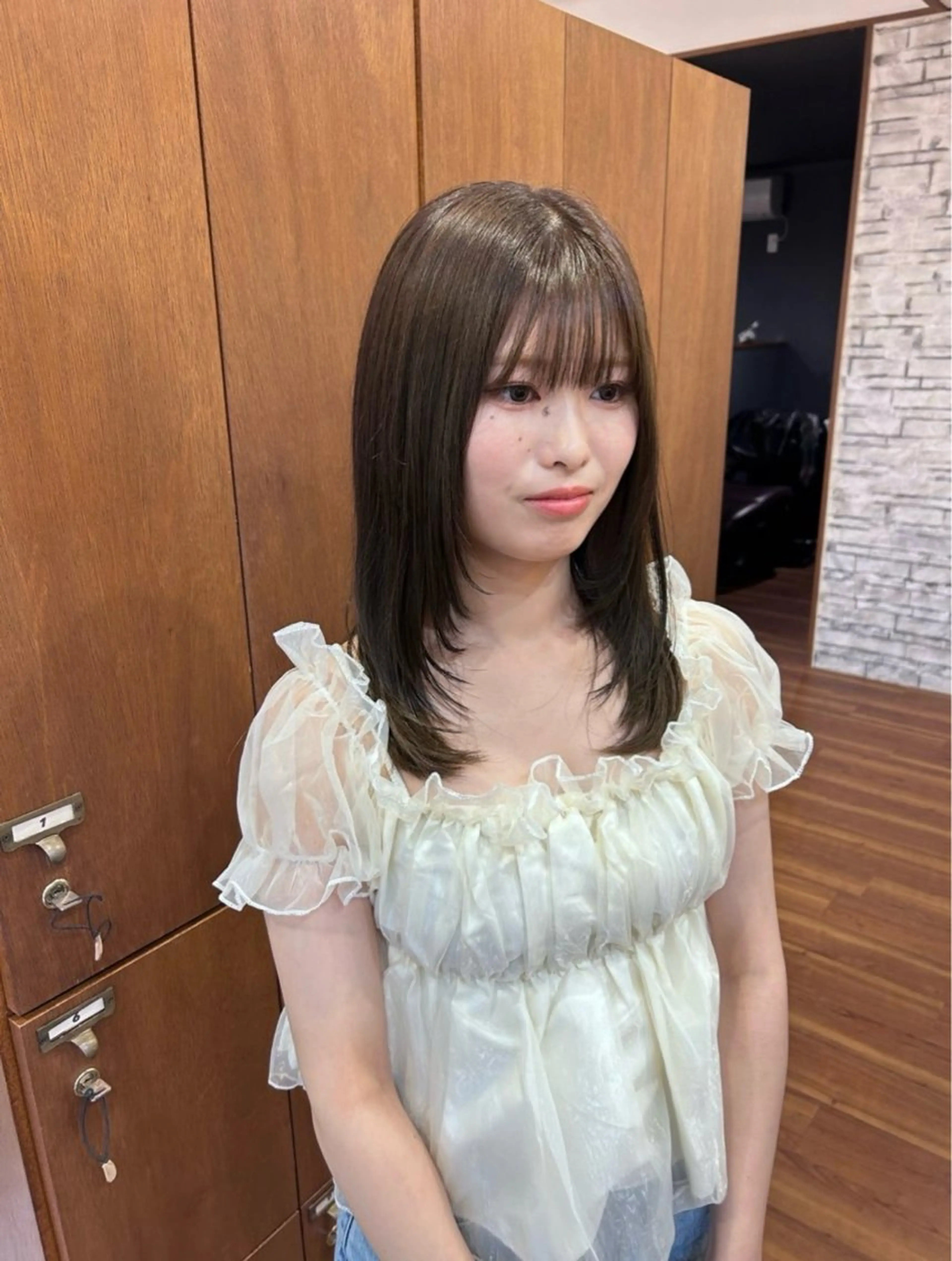 セミロング 廣瀬 美月のヘアスタイル