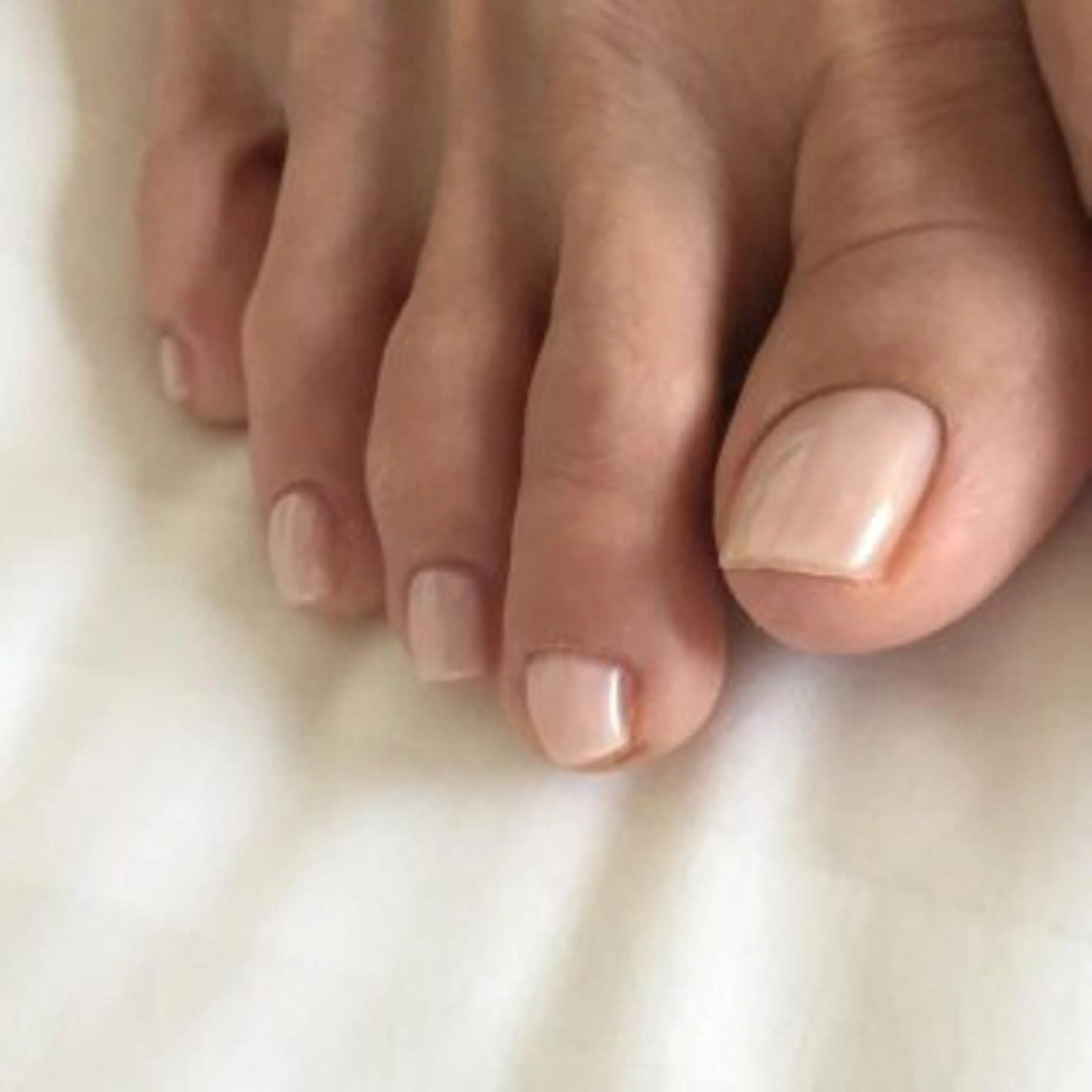 ミニモ限定🦩🦩🦩ジェルポリッシュ★ワンカラー4500円☝️❣️（オフなし）旅行など短期間のフットネイルにオススメ★の写真